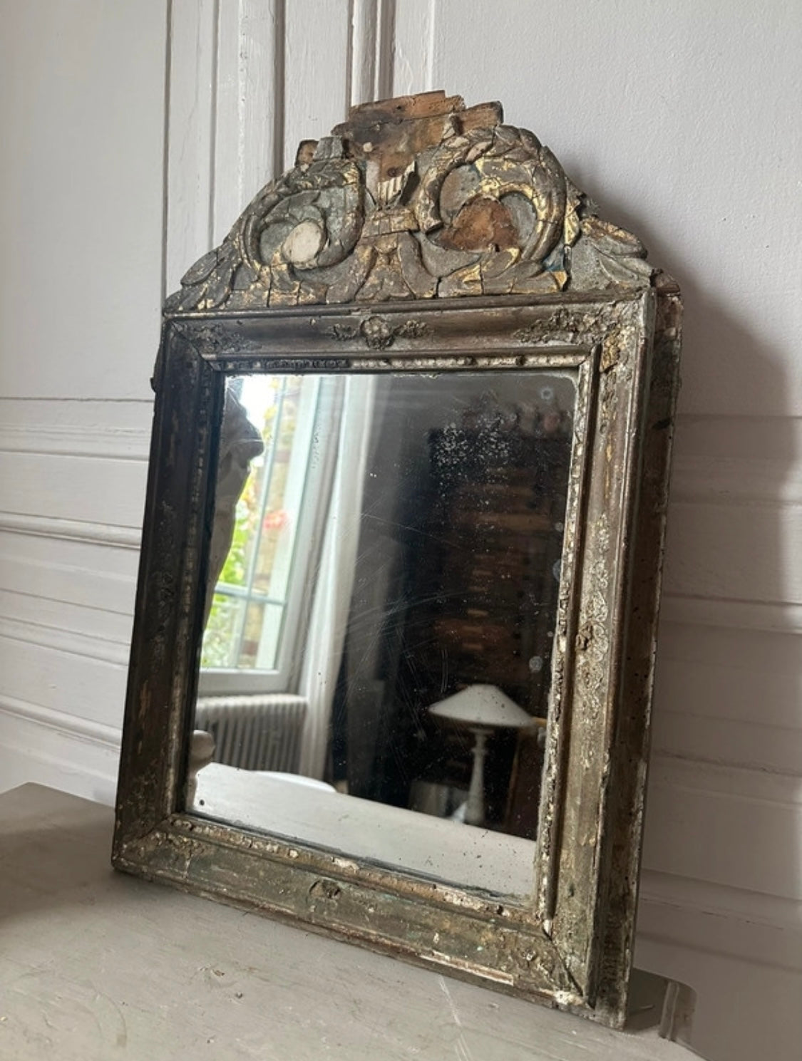 Miroir à fronton