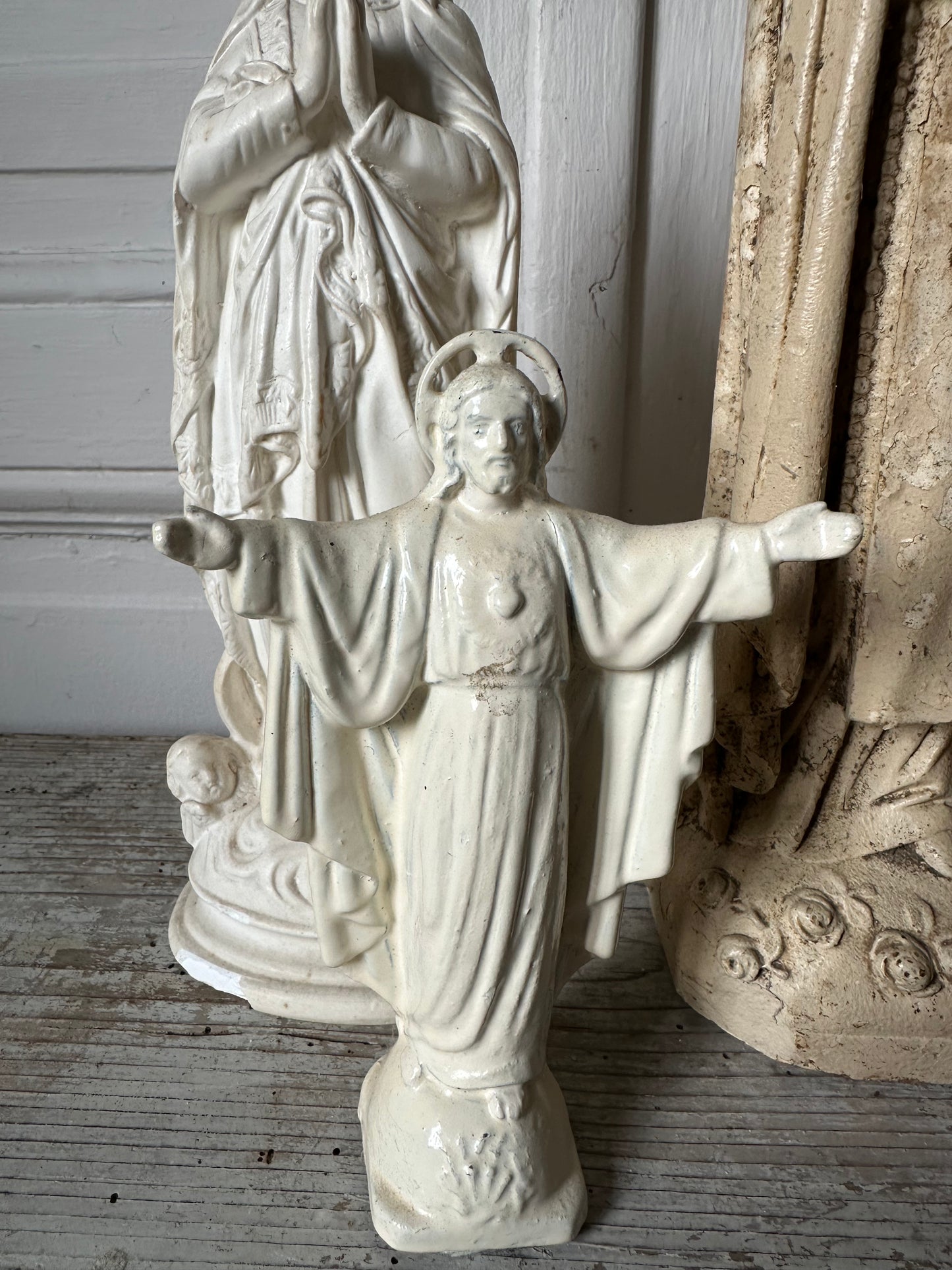 Ensemble de statues religieuses