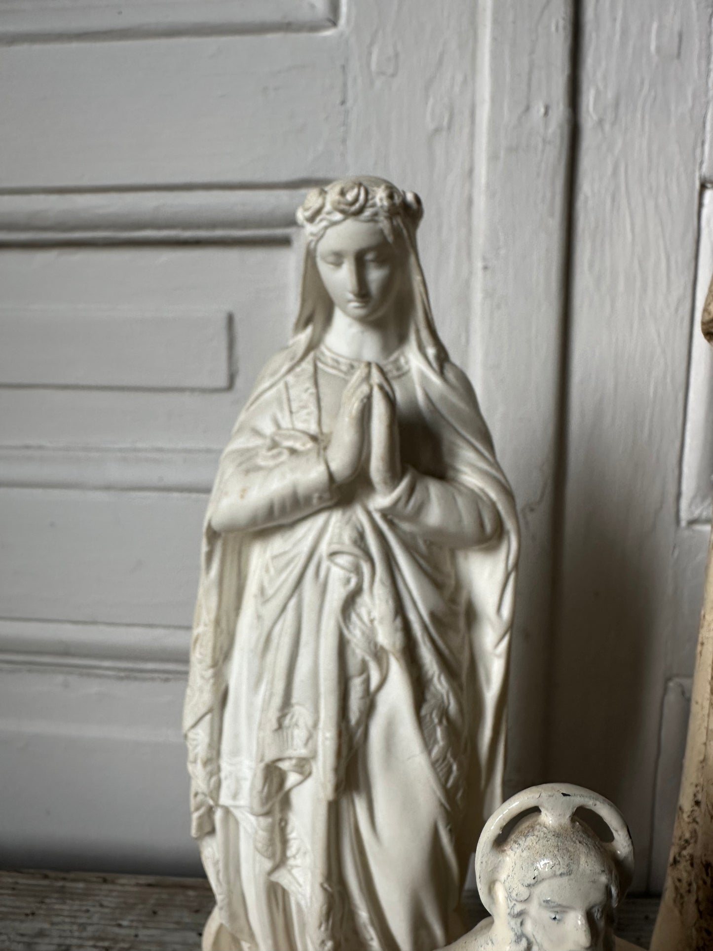 Ensemble de statues religieuses