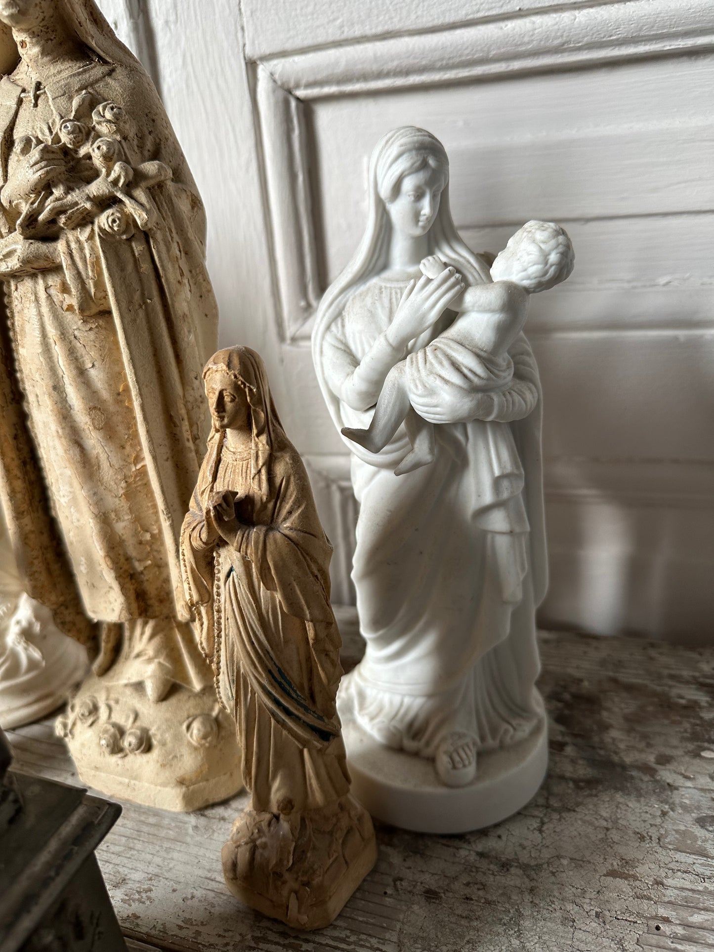 Ensemble de statues religieuses