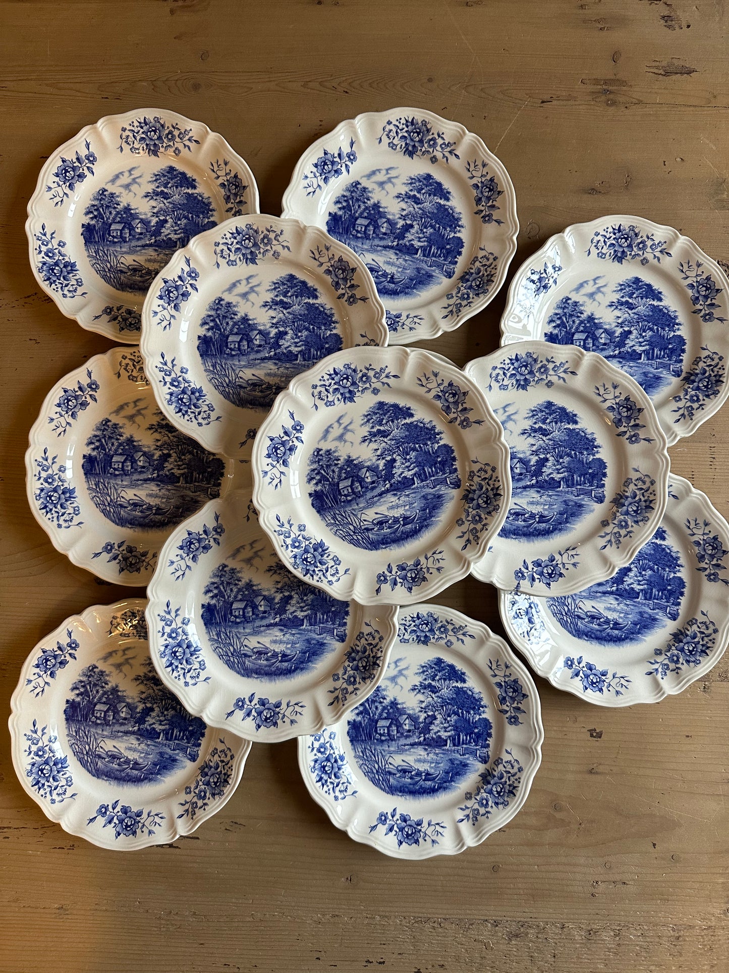 12 assiettes à dessert