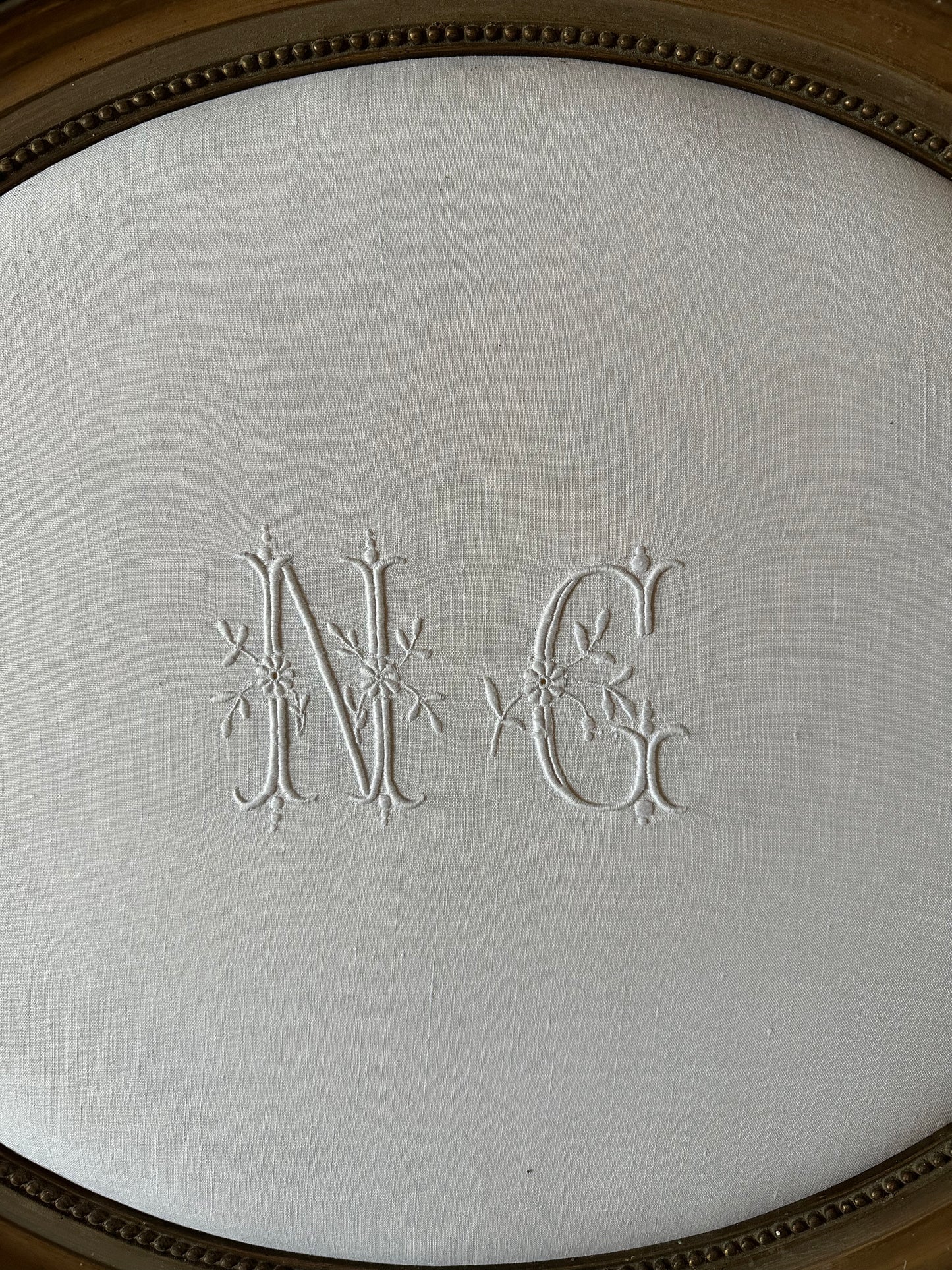 Monogrammes encadrés