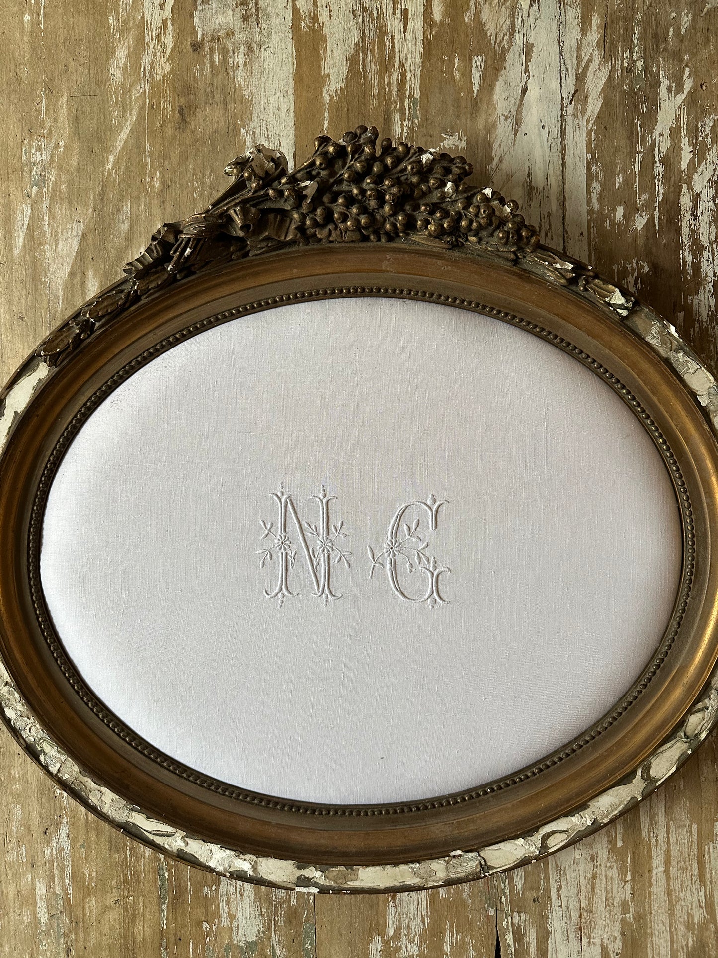 Monogrammes encadrés