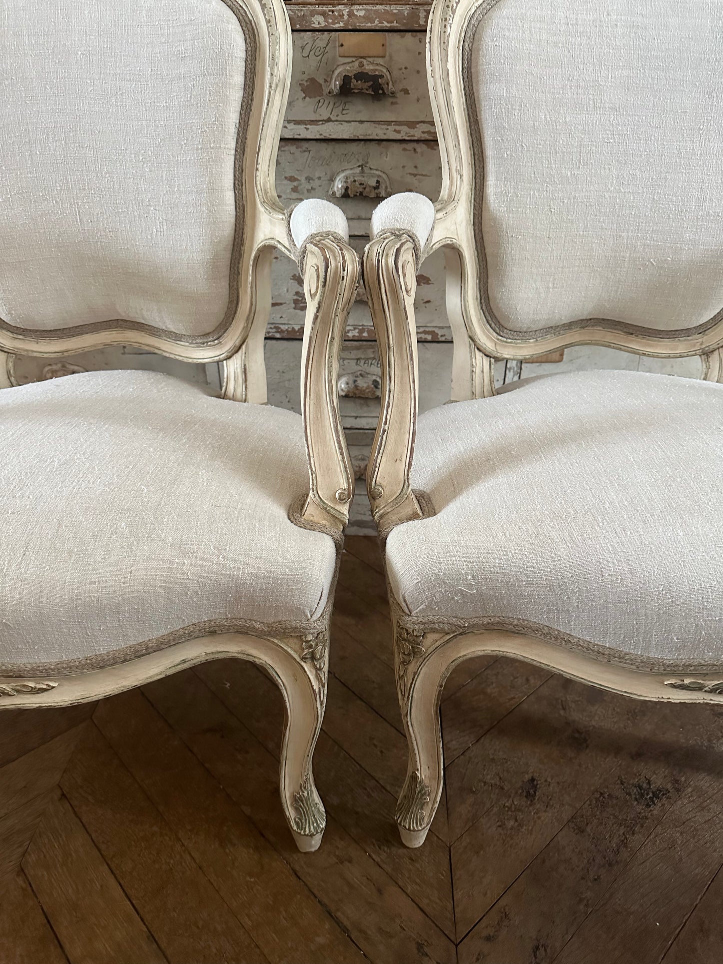 Paire de fauteuils Louis XV