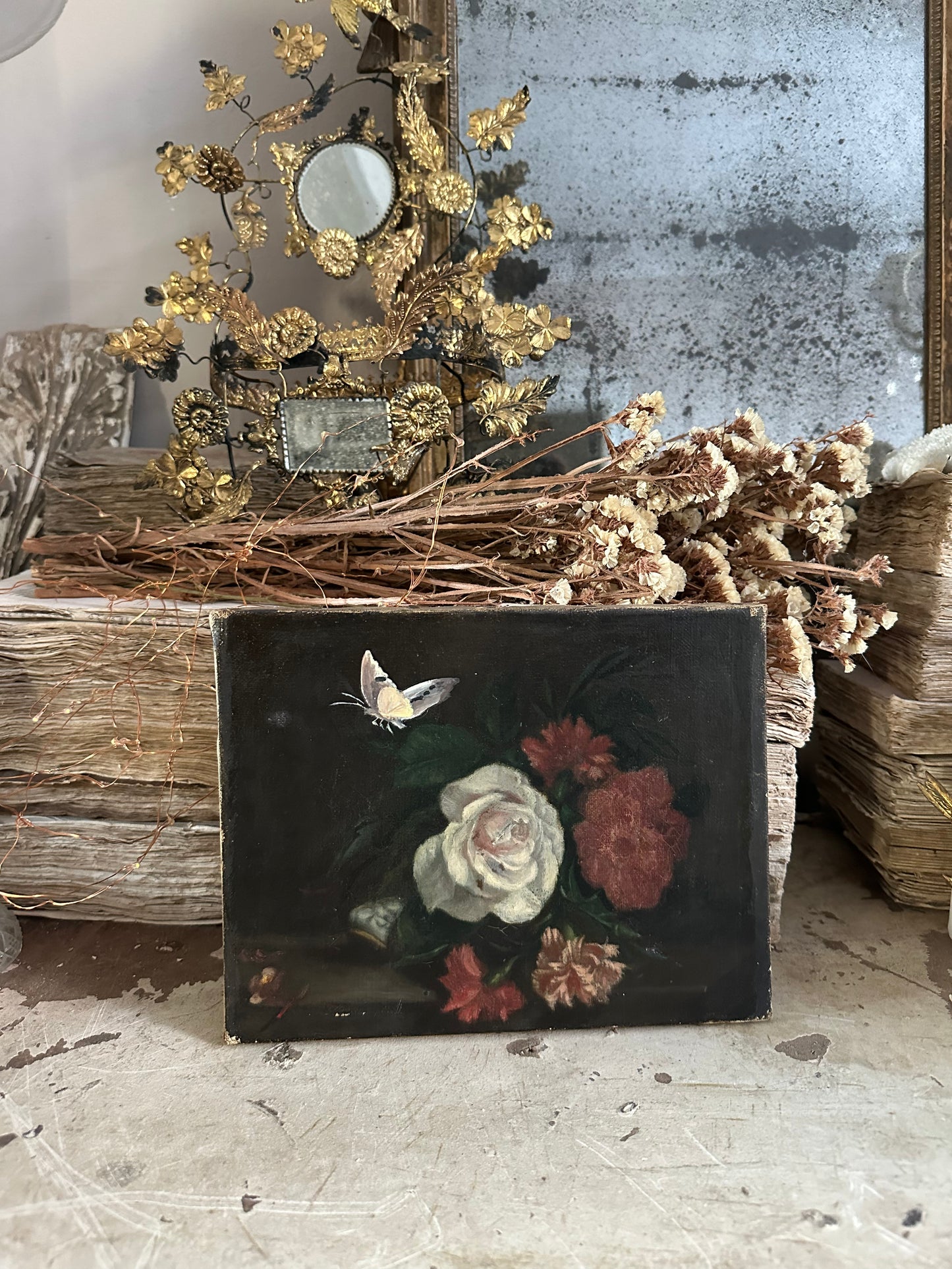 Œillets et rose blanche