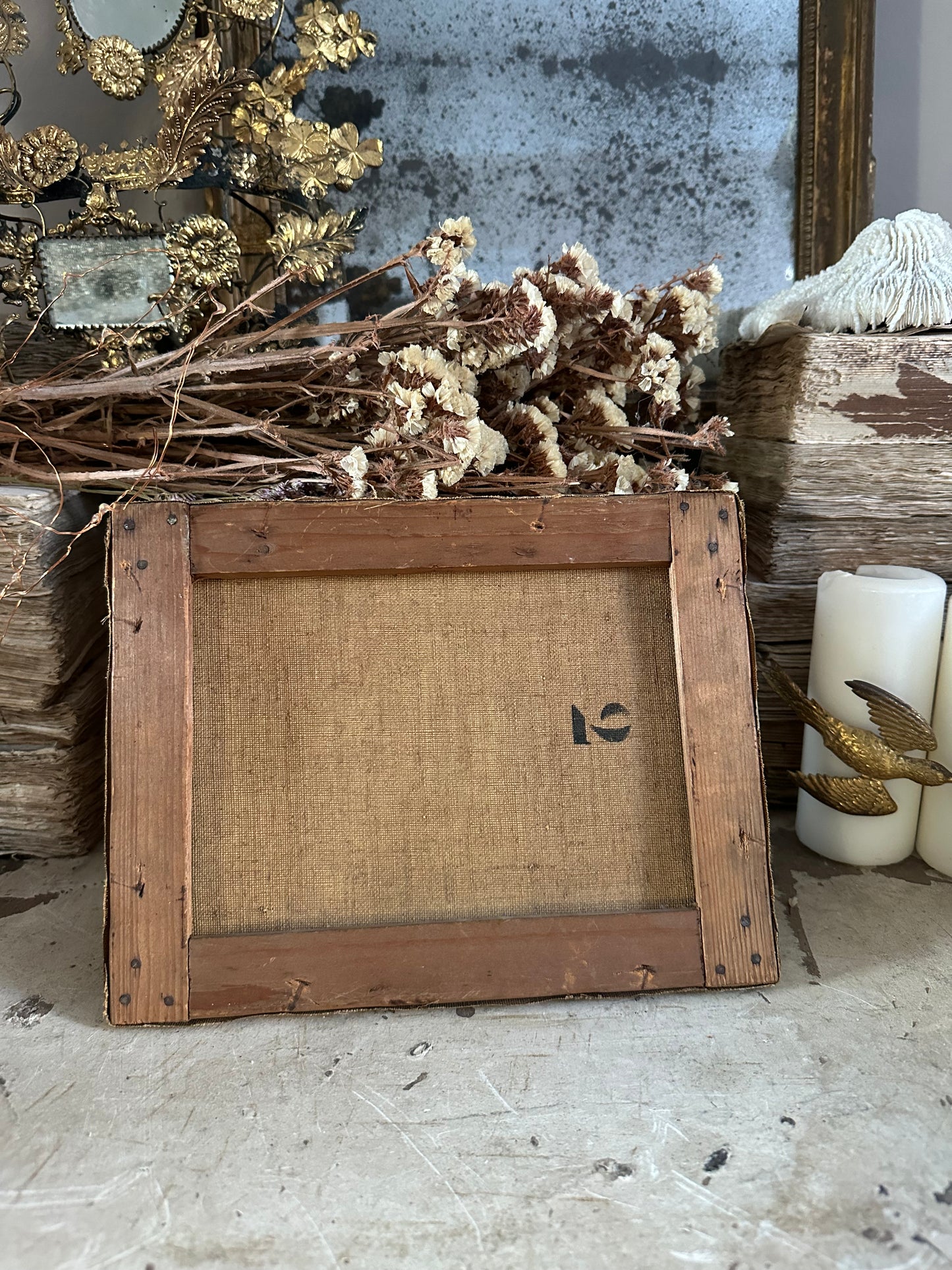 Œillets et rose blanche