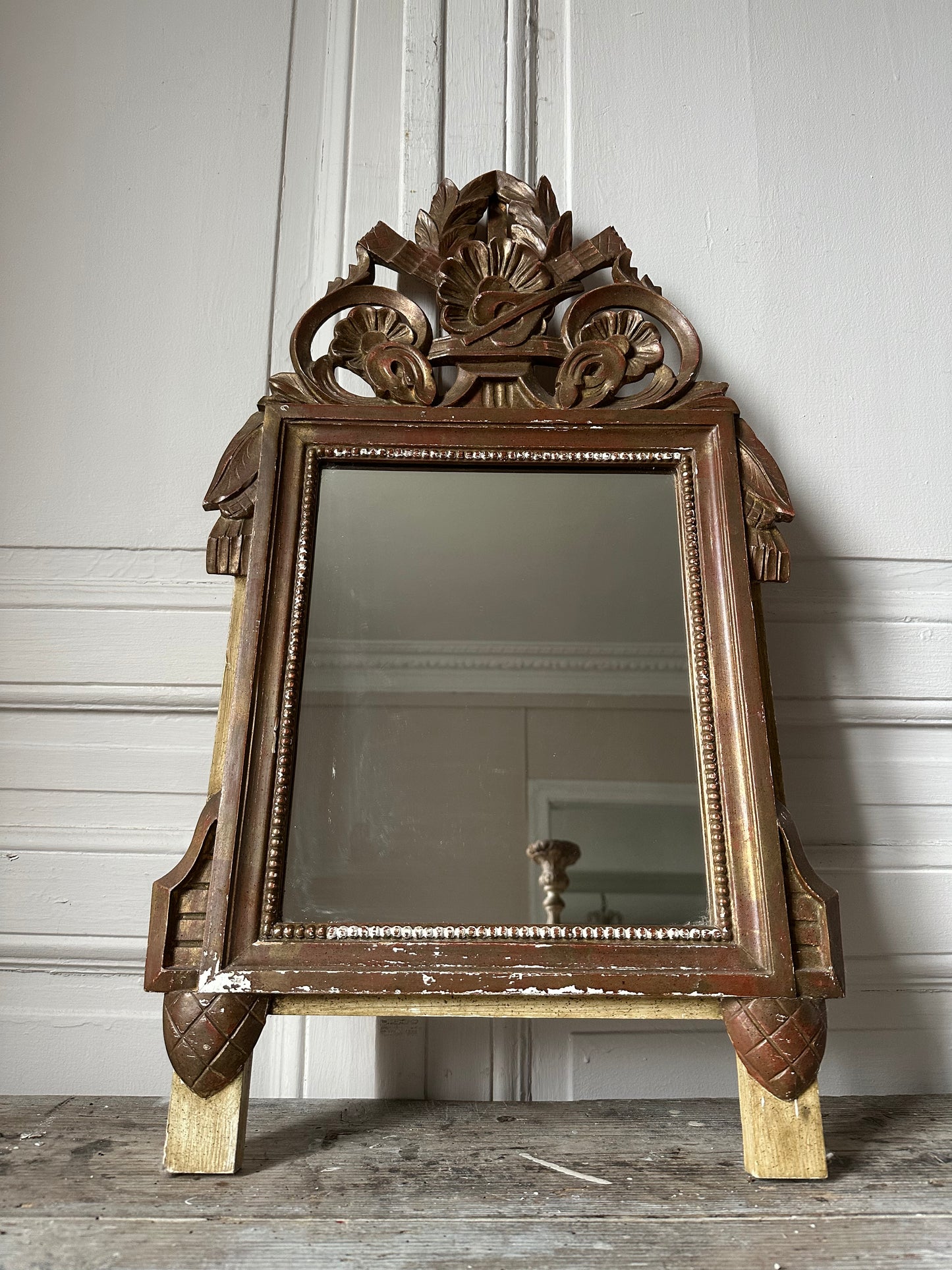 Miroir à fronton