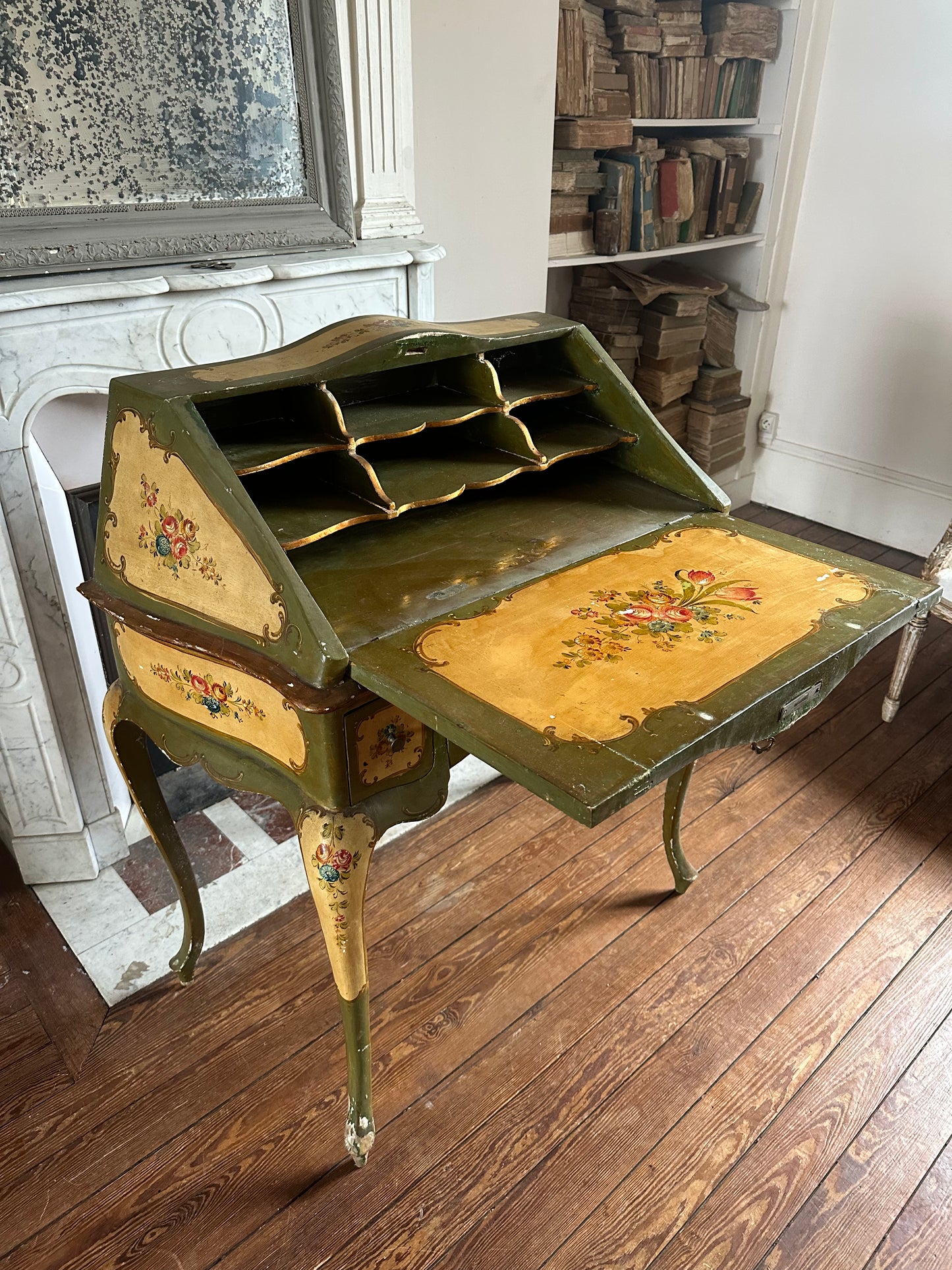 Bureau de pente italien