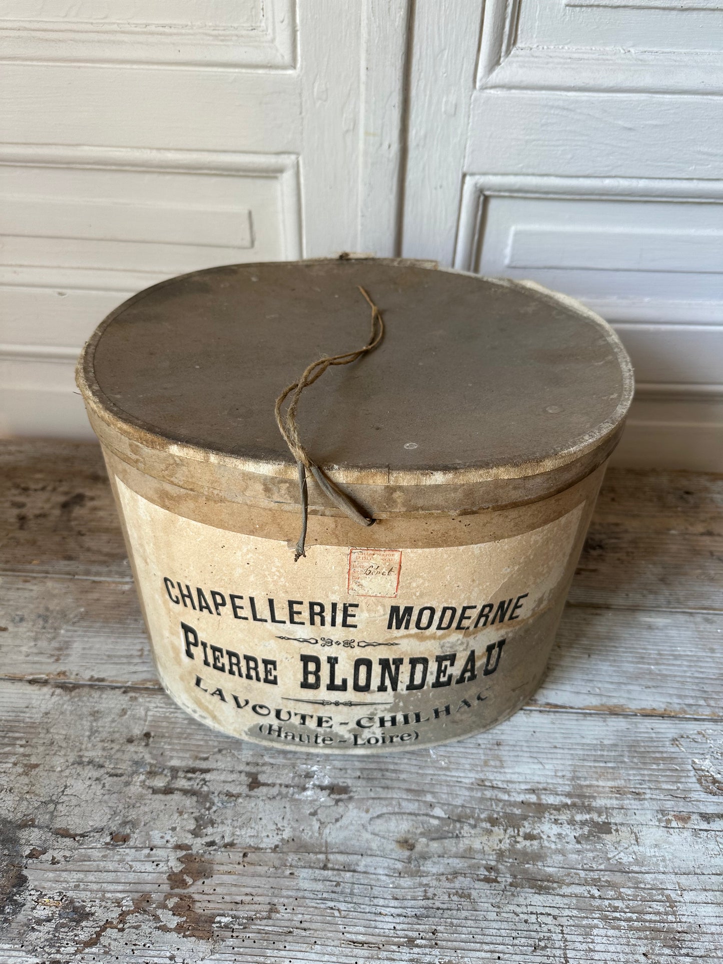 Boîte à chapeau