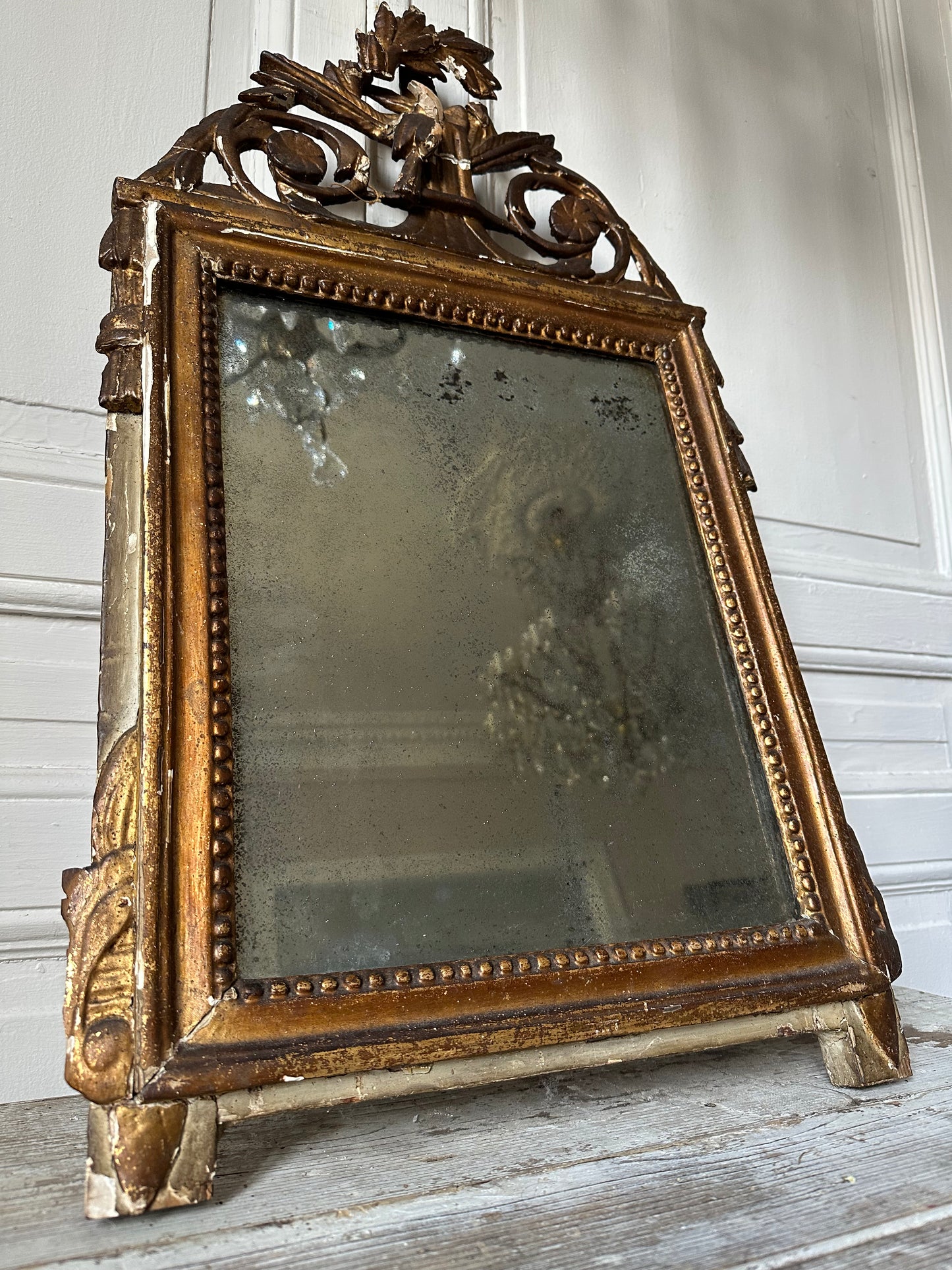 Miroir à fronton