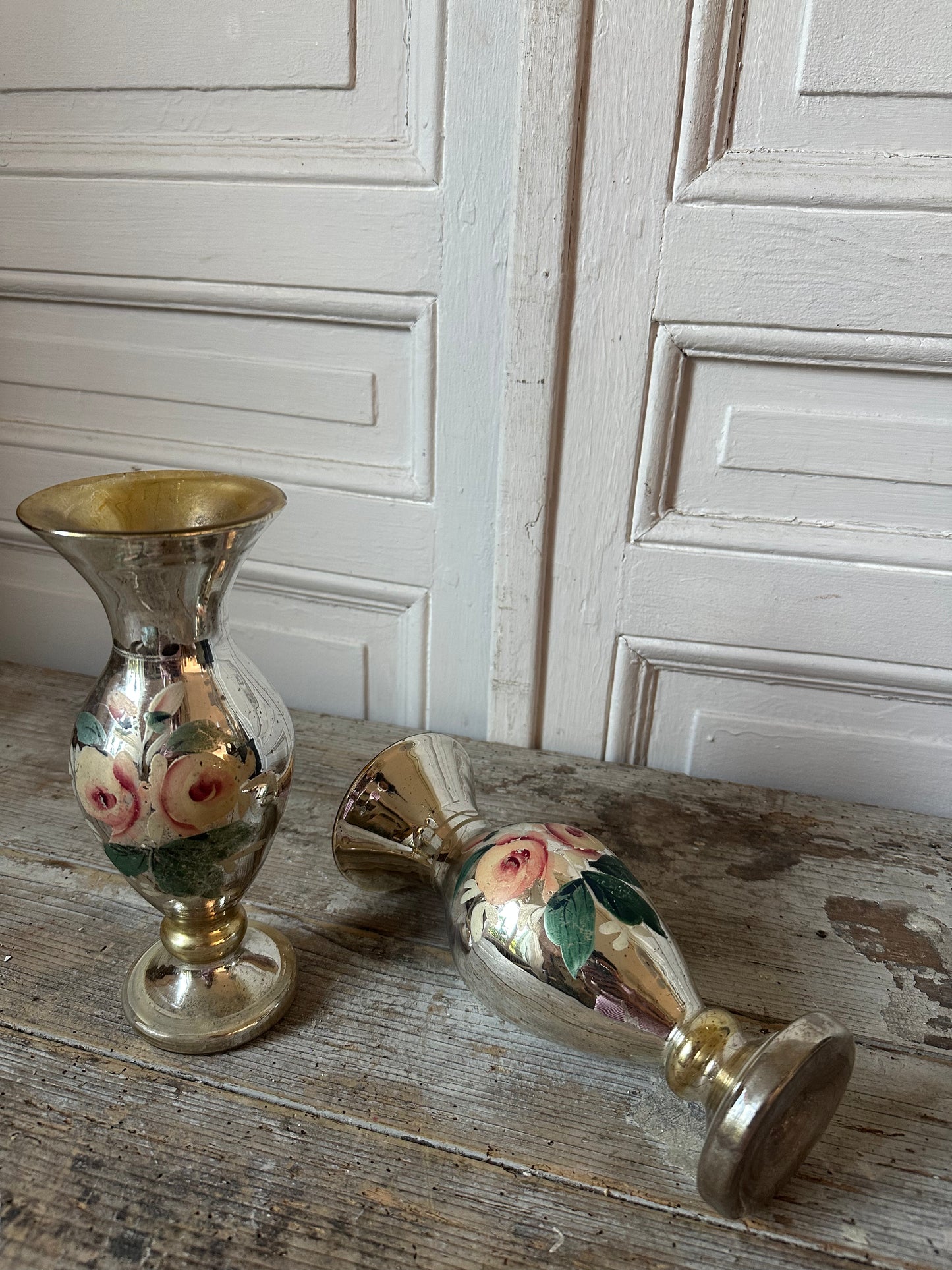 Vases aux roses