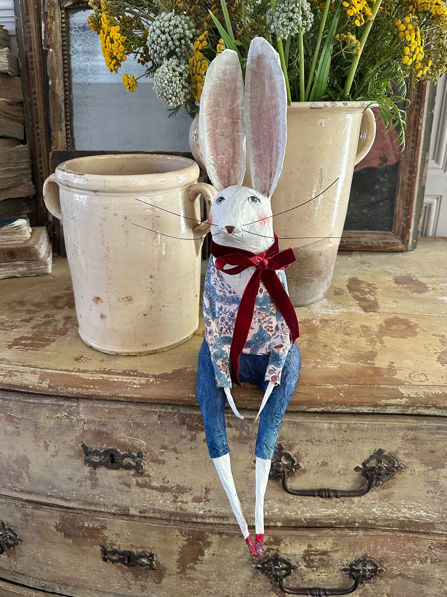 Lapin au noeud de velours