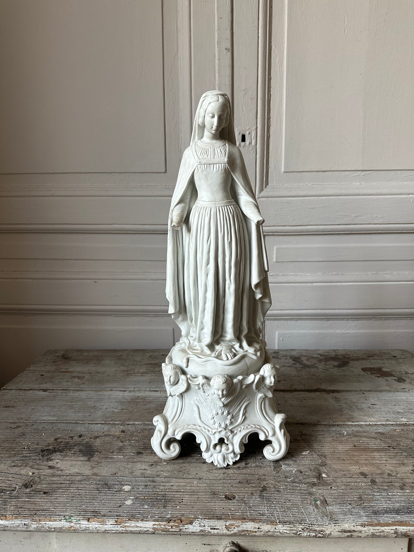 Vierge aux mains coupées