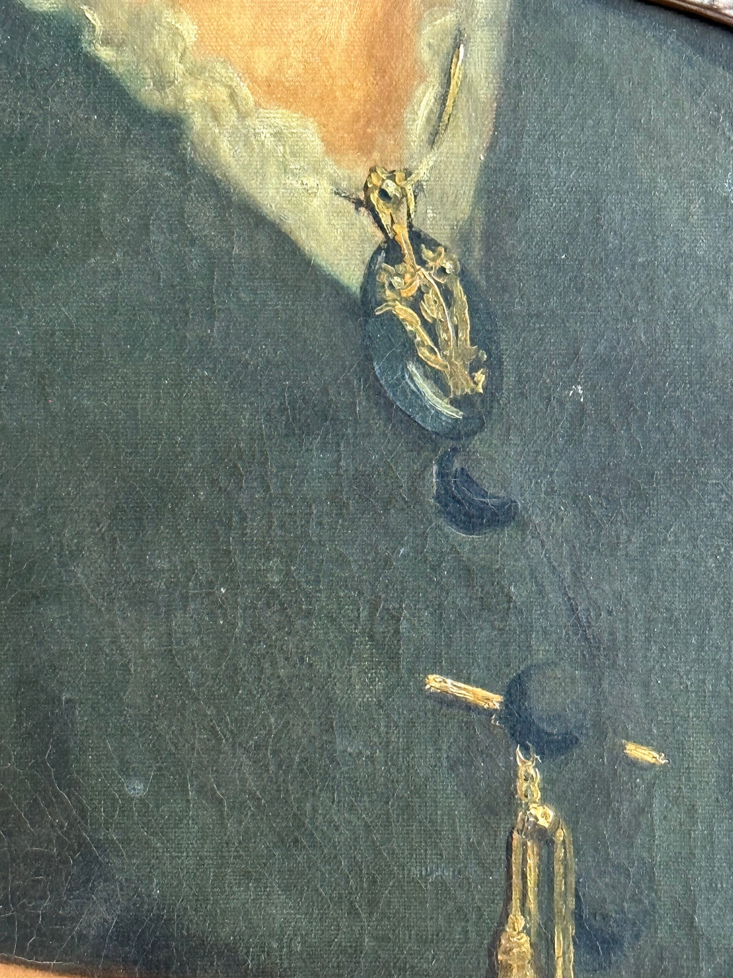 Les mains de l’élégante