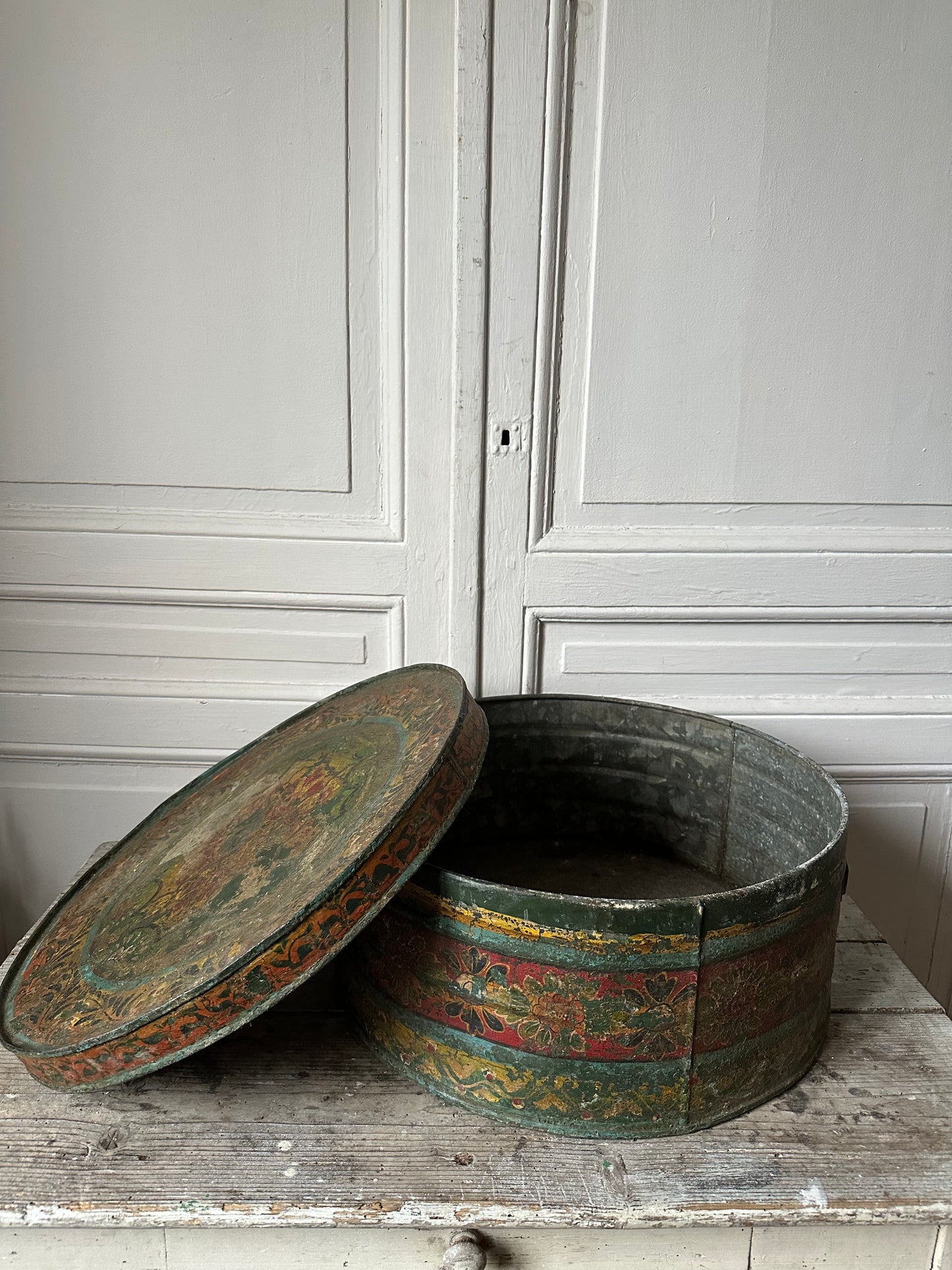 Boîte polychrome