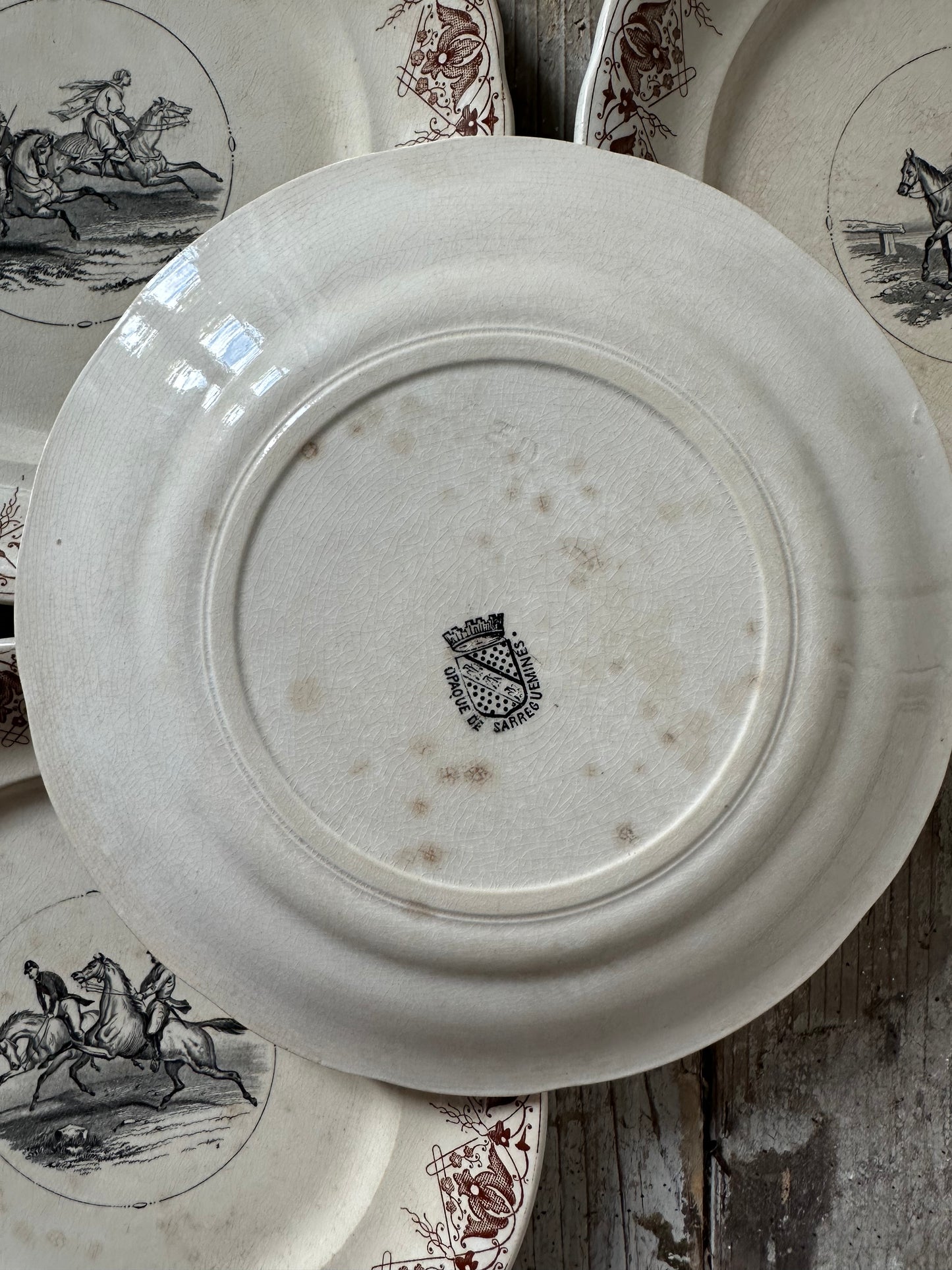 Assiettes décors équestre