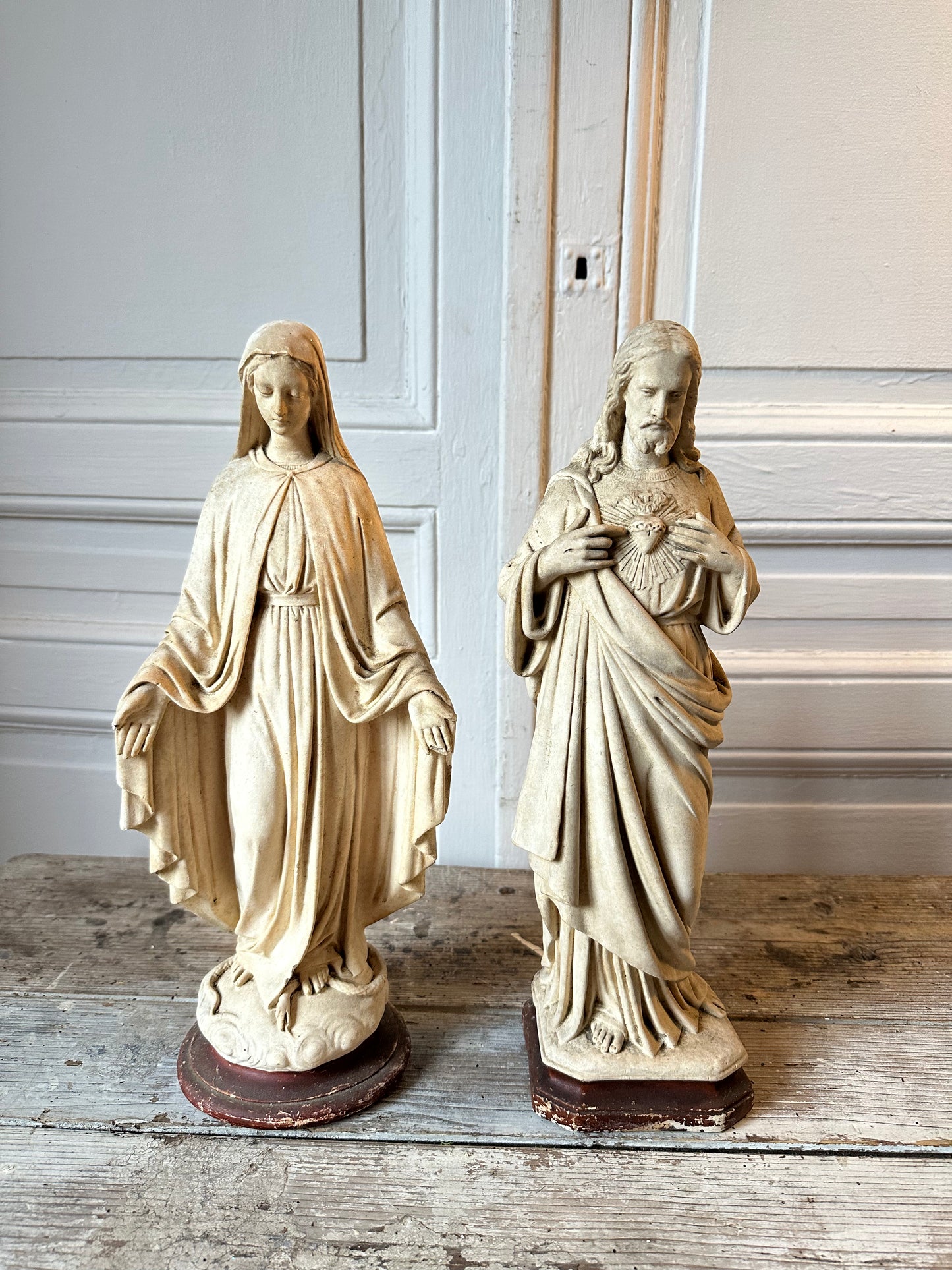 Paire de statues religieuses