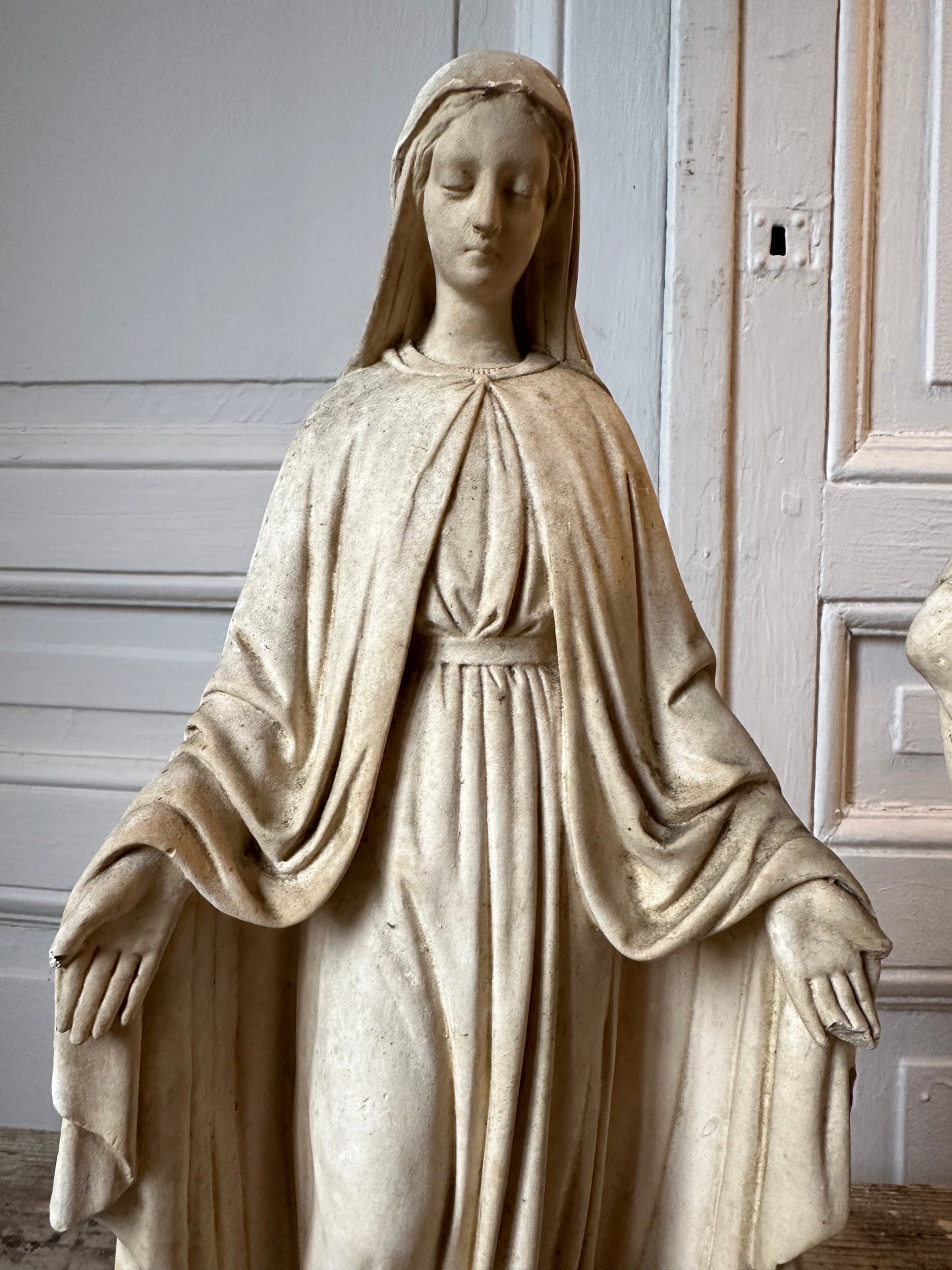 Paire de statues religieuses