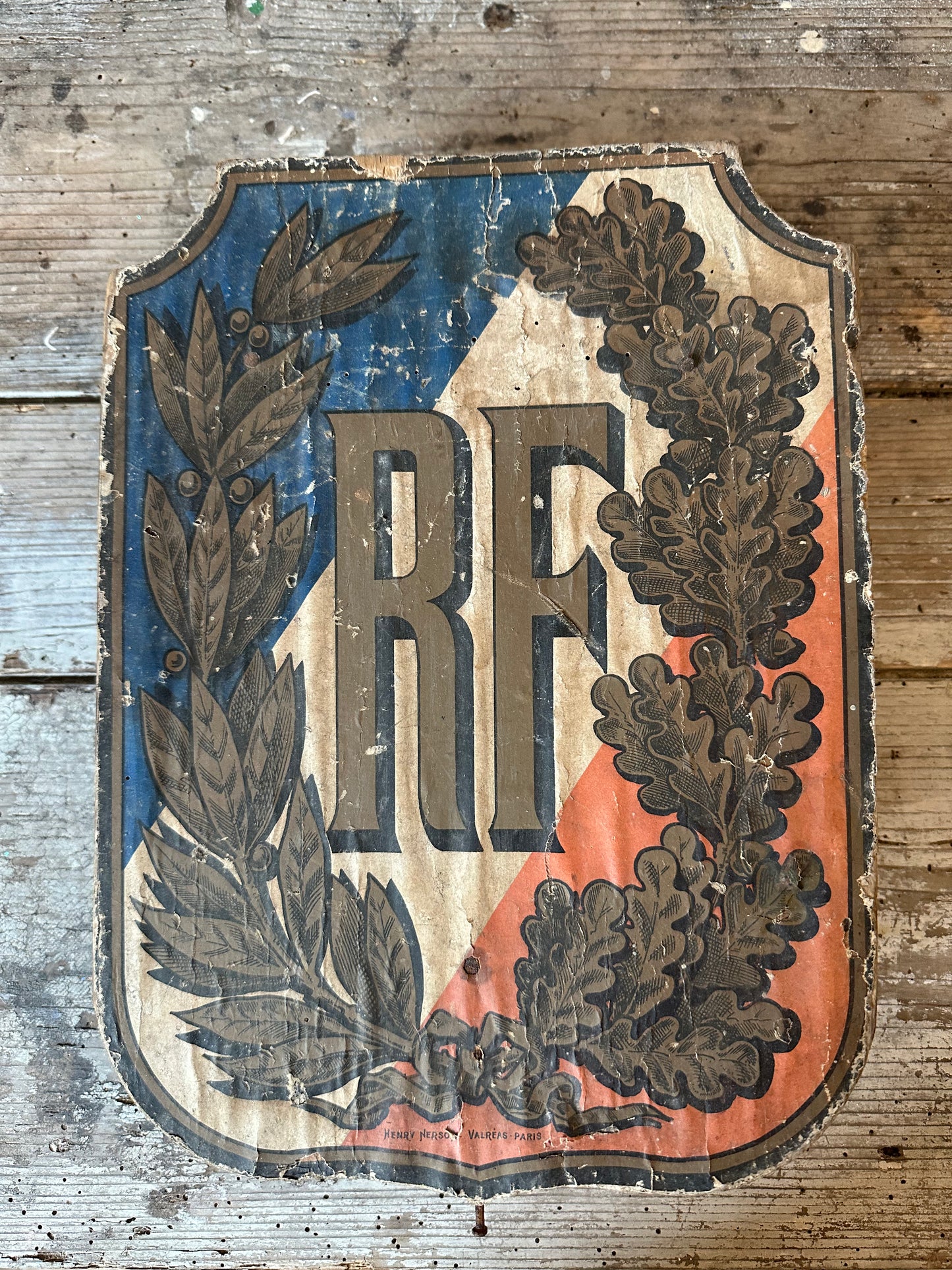 Ancien porte drapeau