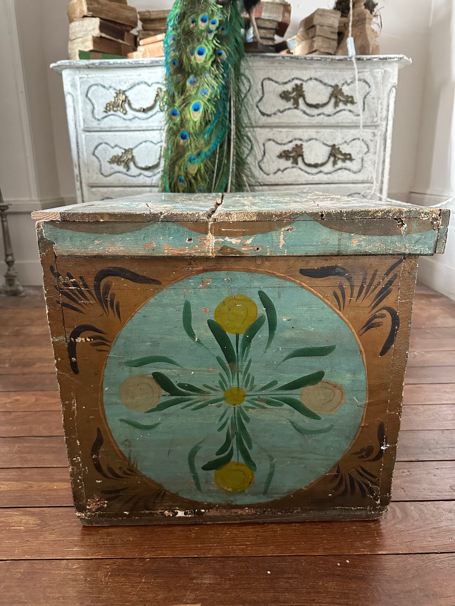 Coffre polychrome