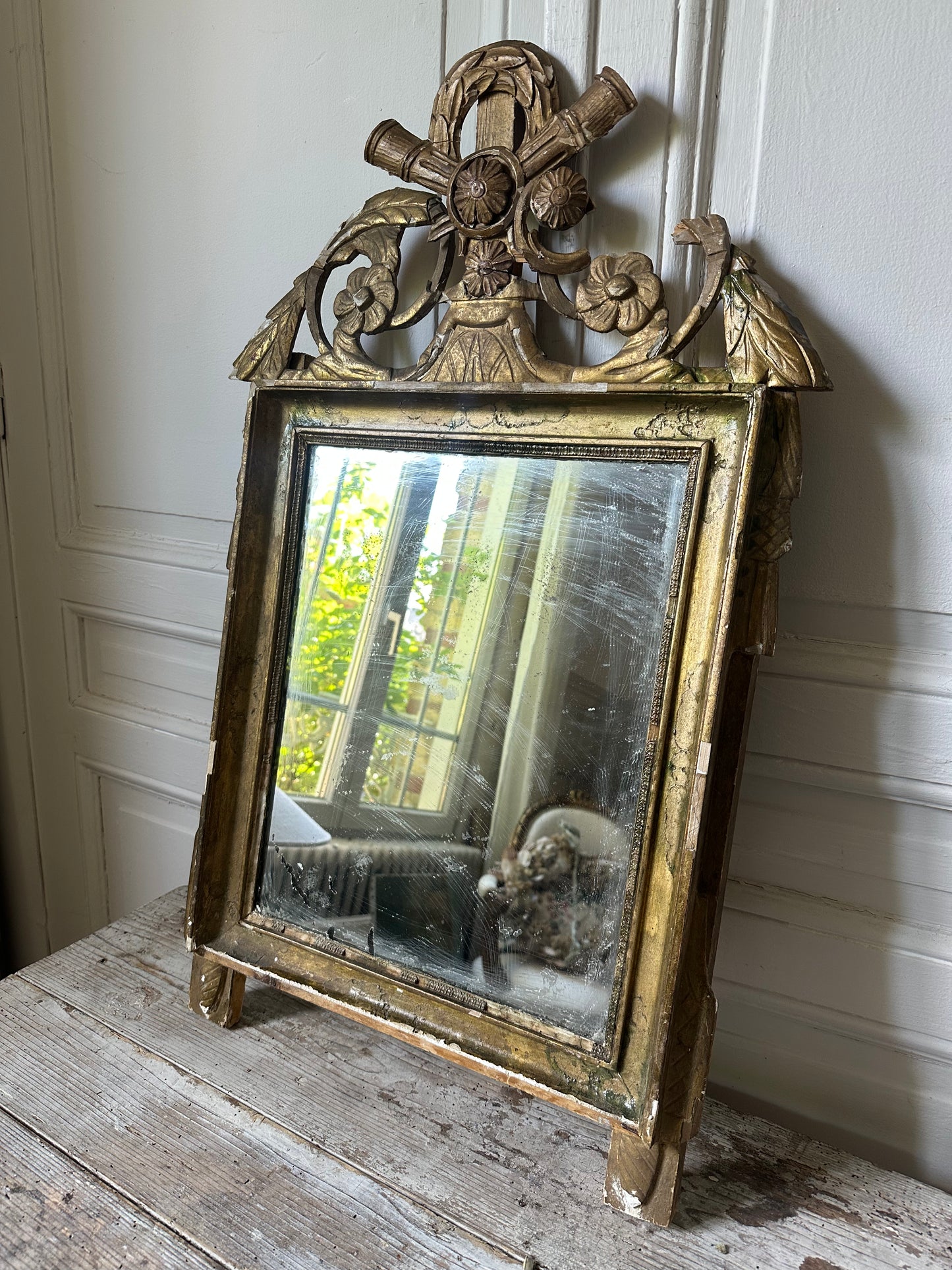 Miroir à fronton