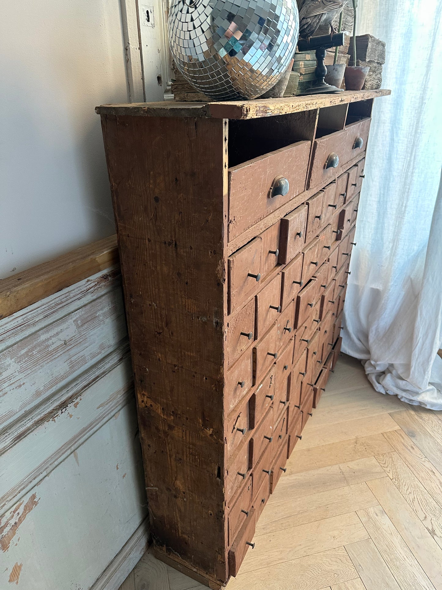 Meuble de quincaillerie