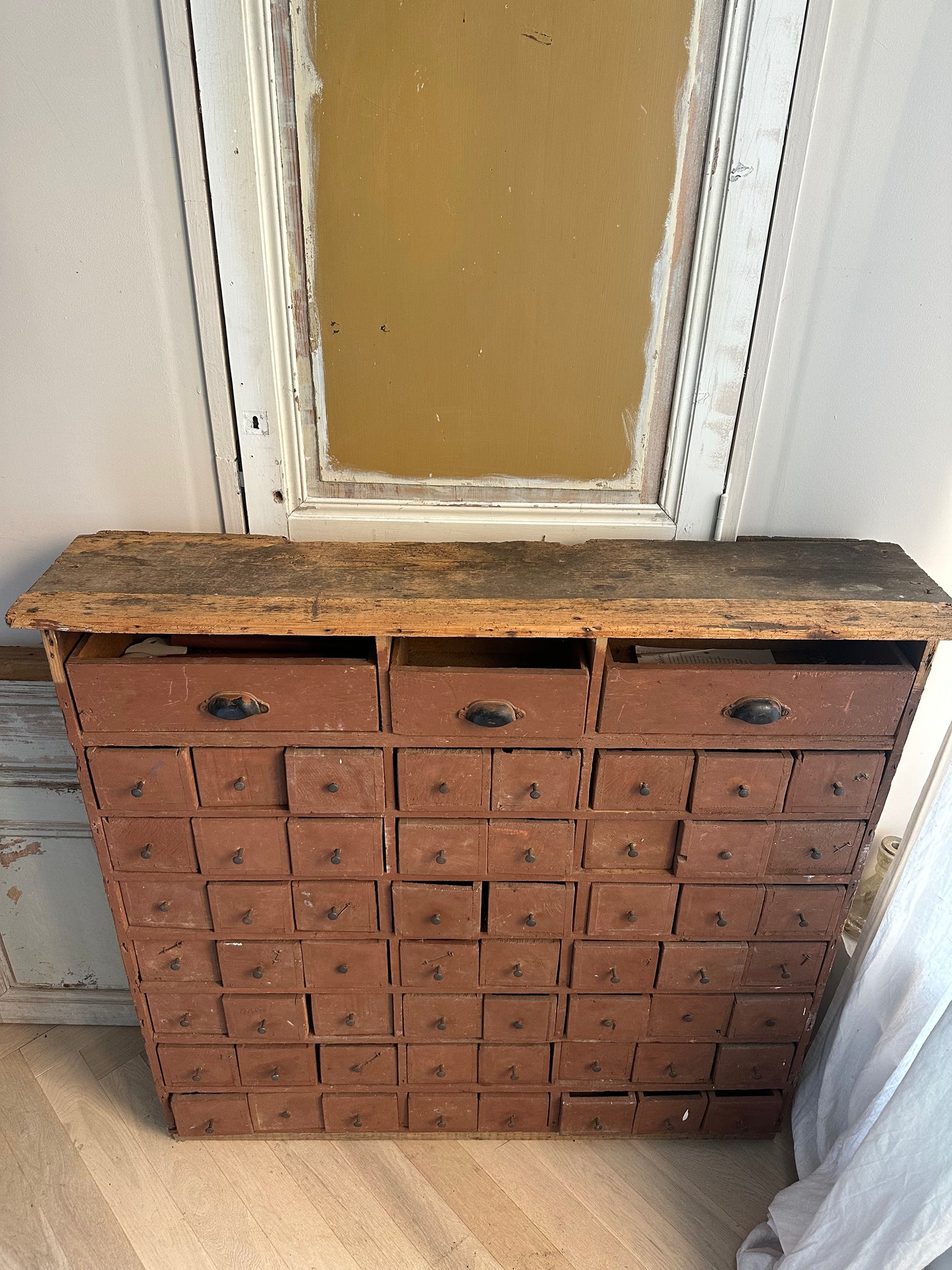 Meuble de quincaillerie