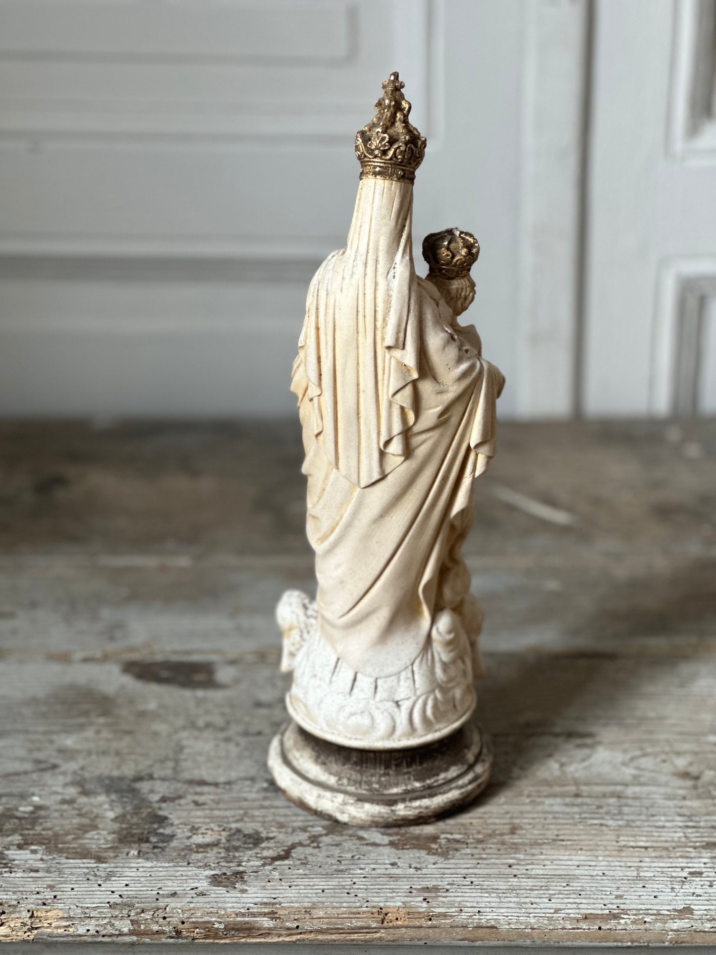 Vierge à l’enfant couronné