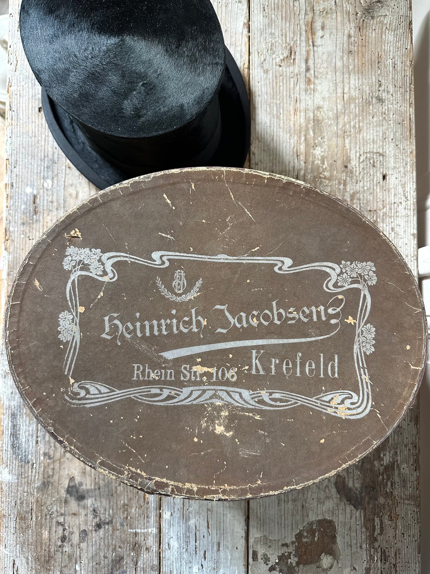 Boîte à chapeau