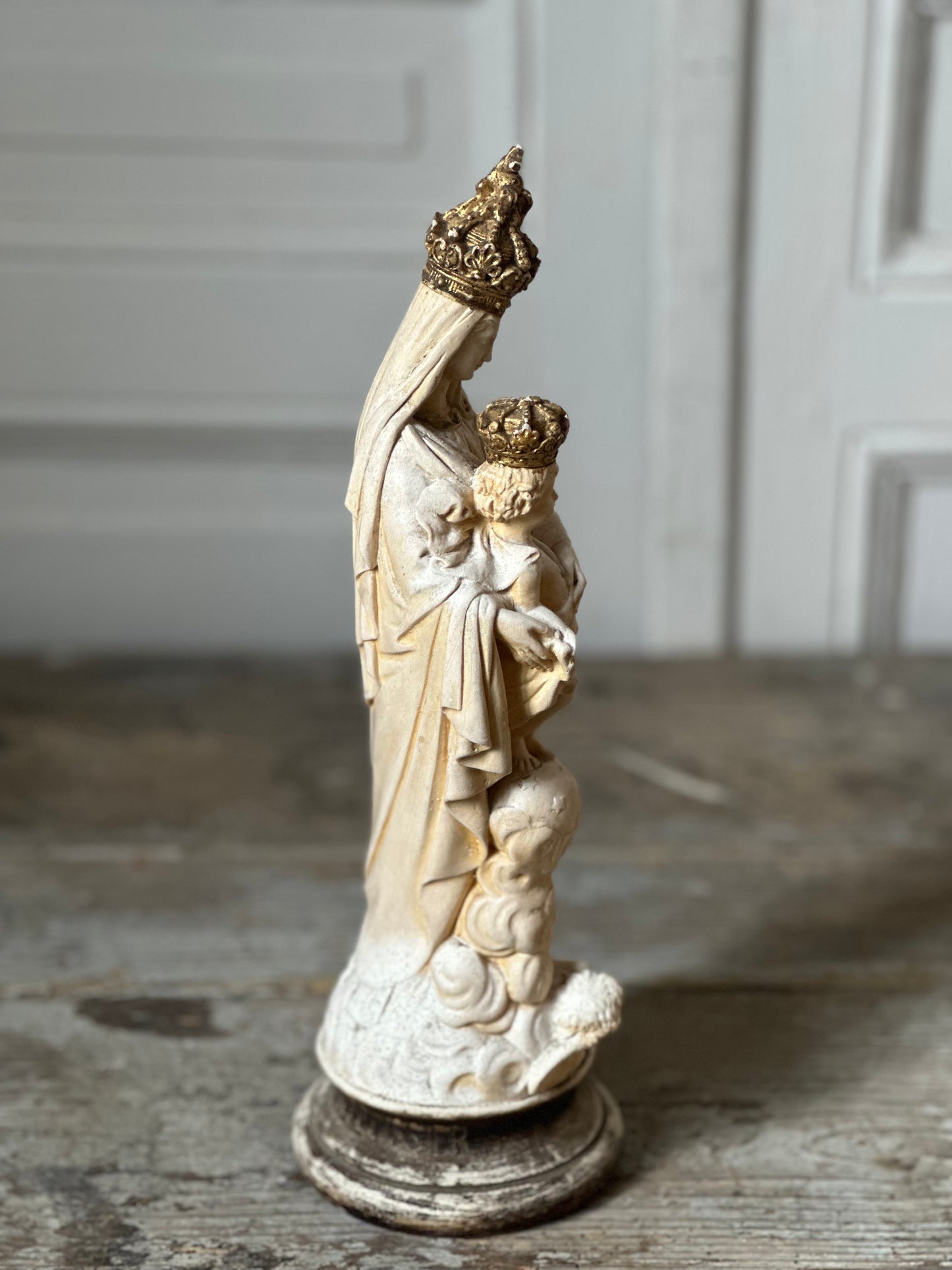 Vierge à l’enfant couronné