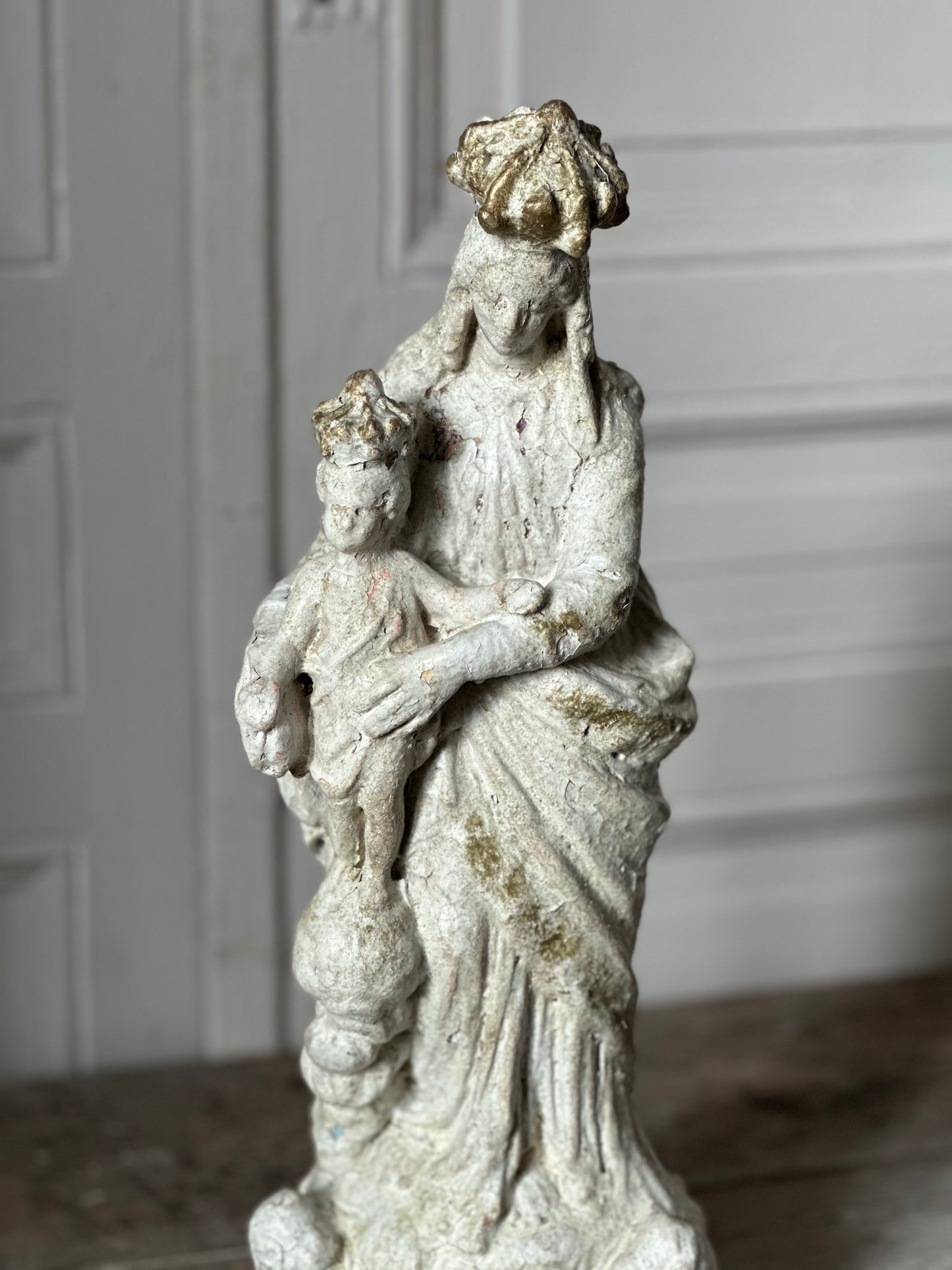 Vierge à l’enfant