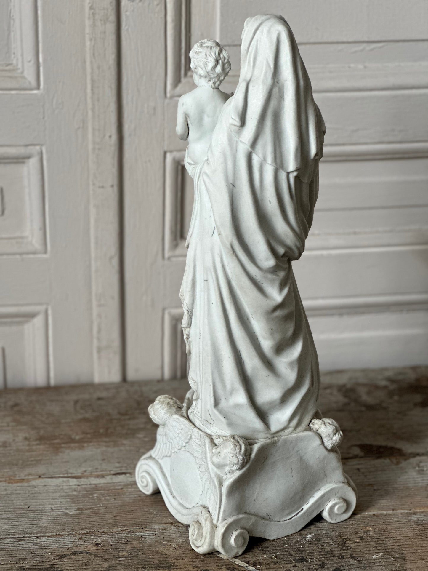 Vierge à l’enfant