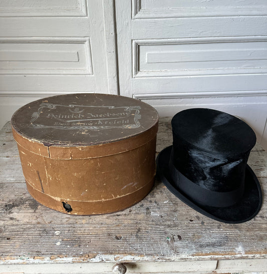 Boîte à chapeau