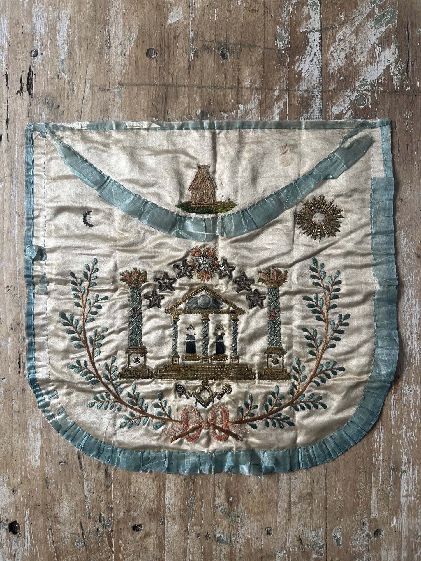 Broderie de soie