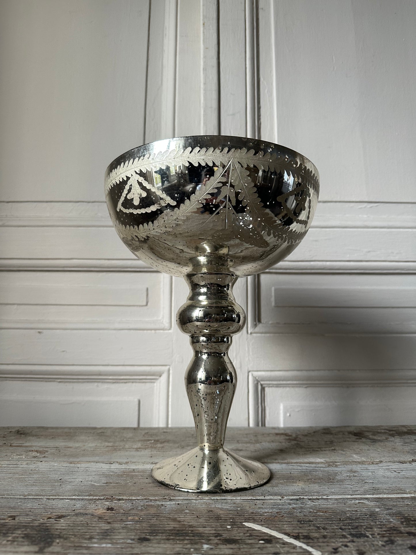 Vase en verre eglomise