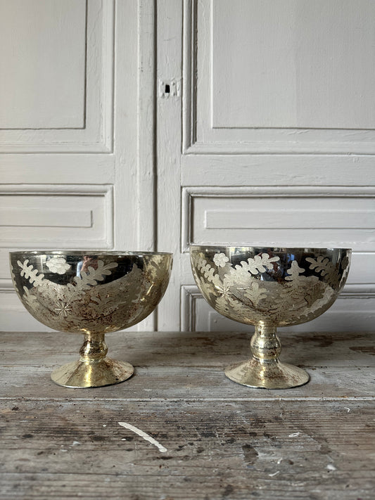 Paire de vases eglomises