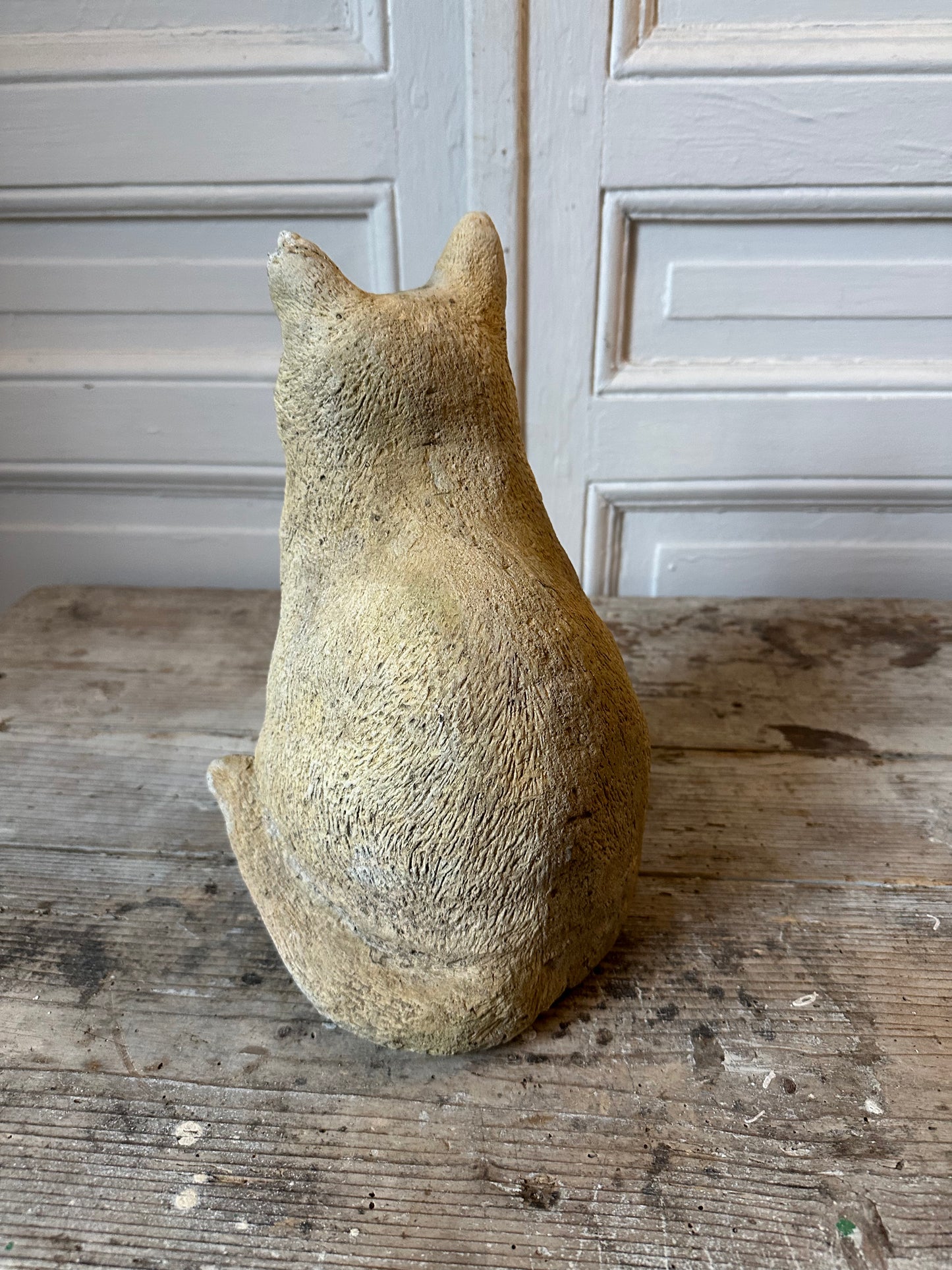 Chat en pierre