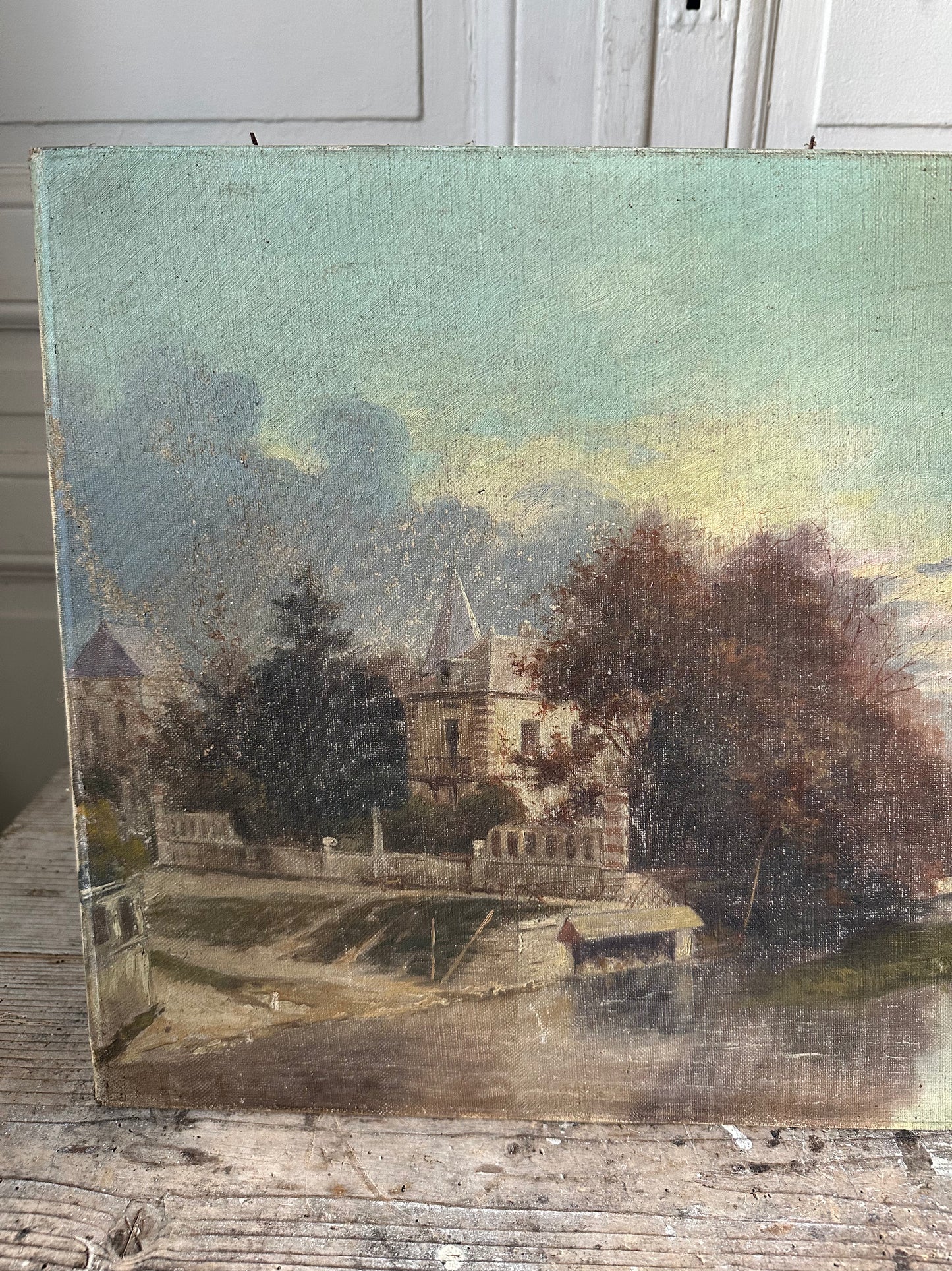 Château au bord de l’eau