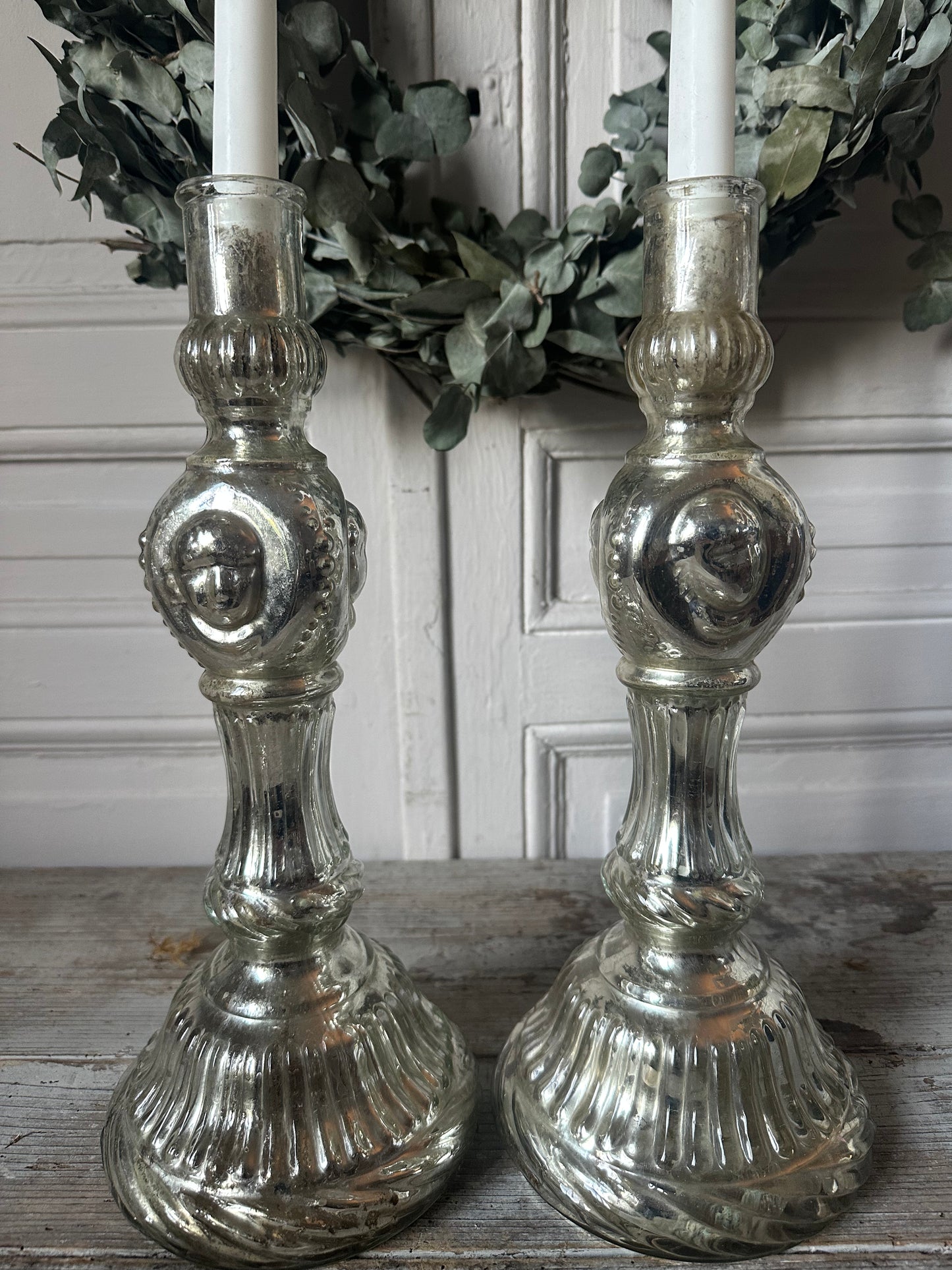 Grands bougeoirs eglomises