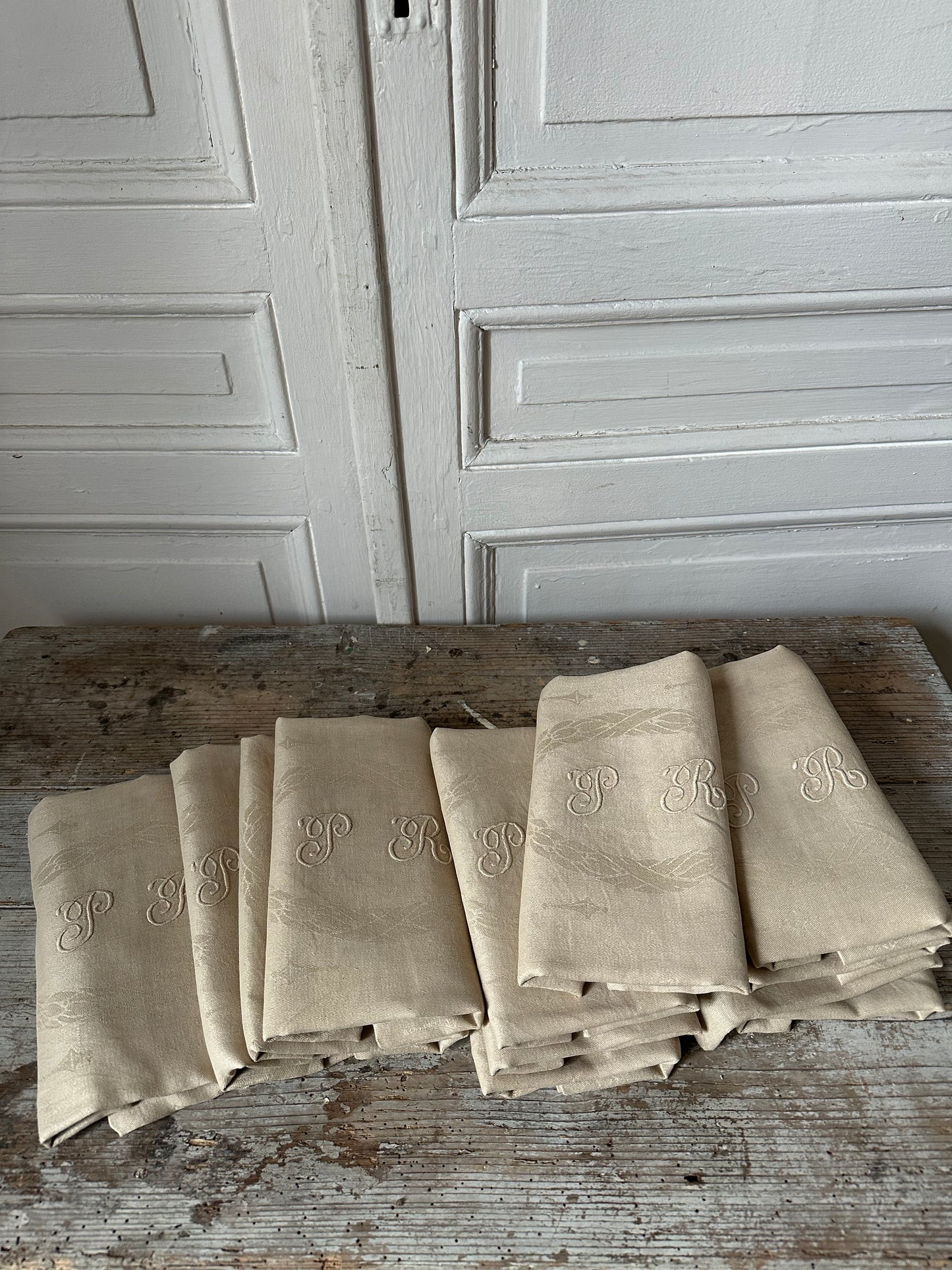 12 serviettes