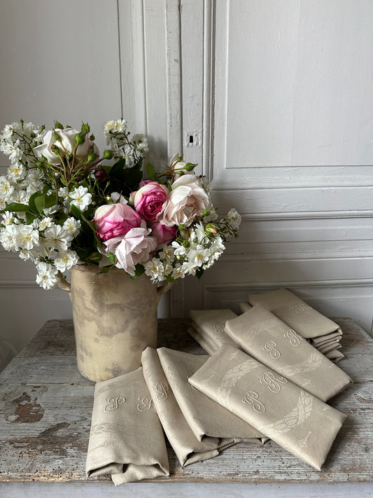 12 serviettes