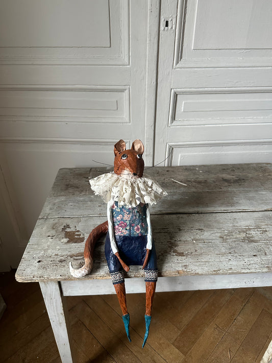 Renard en papier mâché