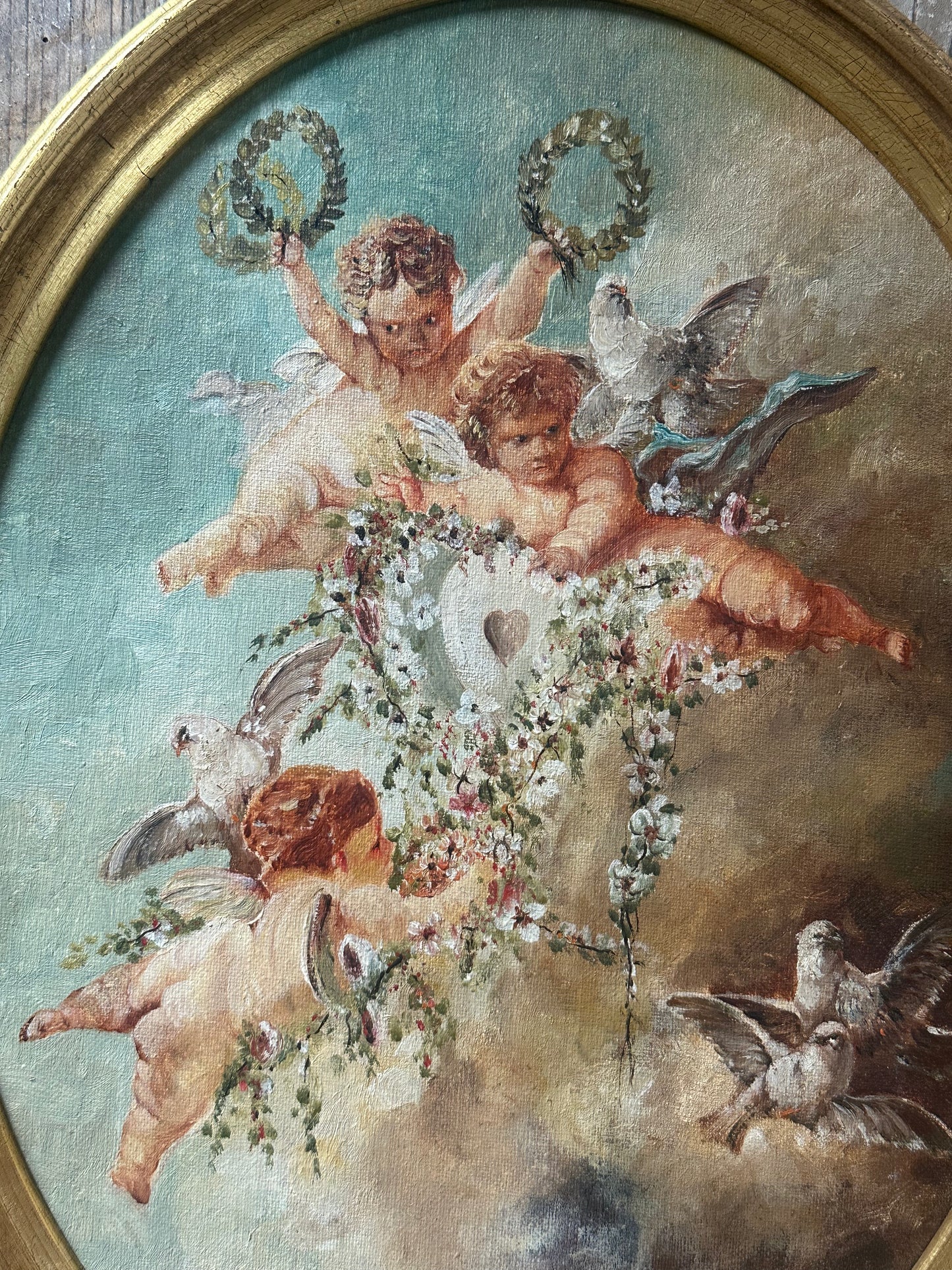 Médaillon aux angelots