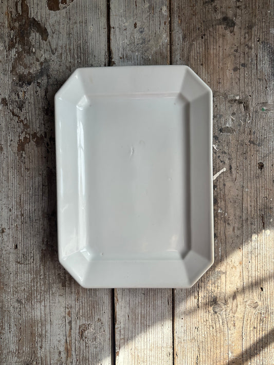 Plat en faïence