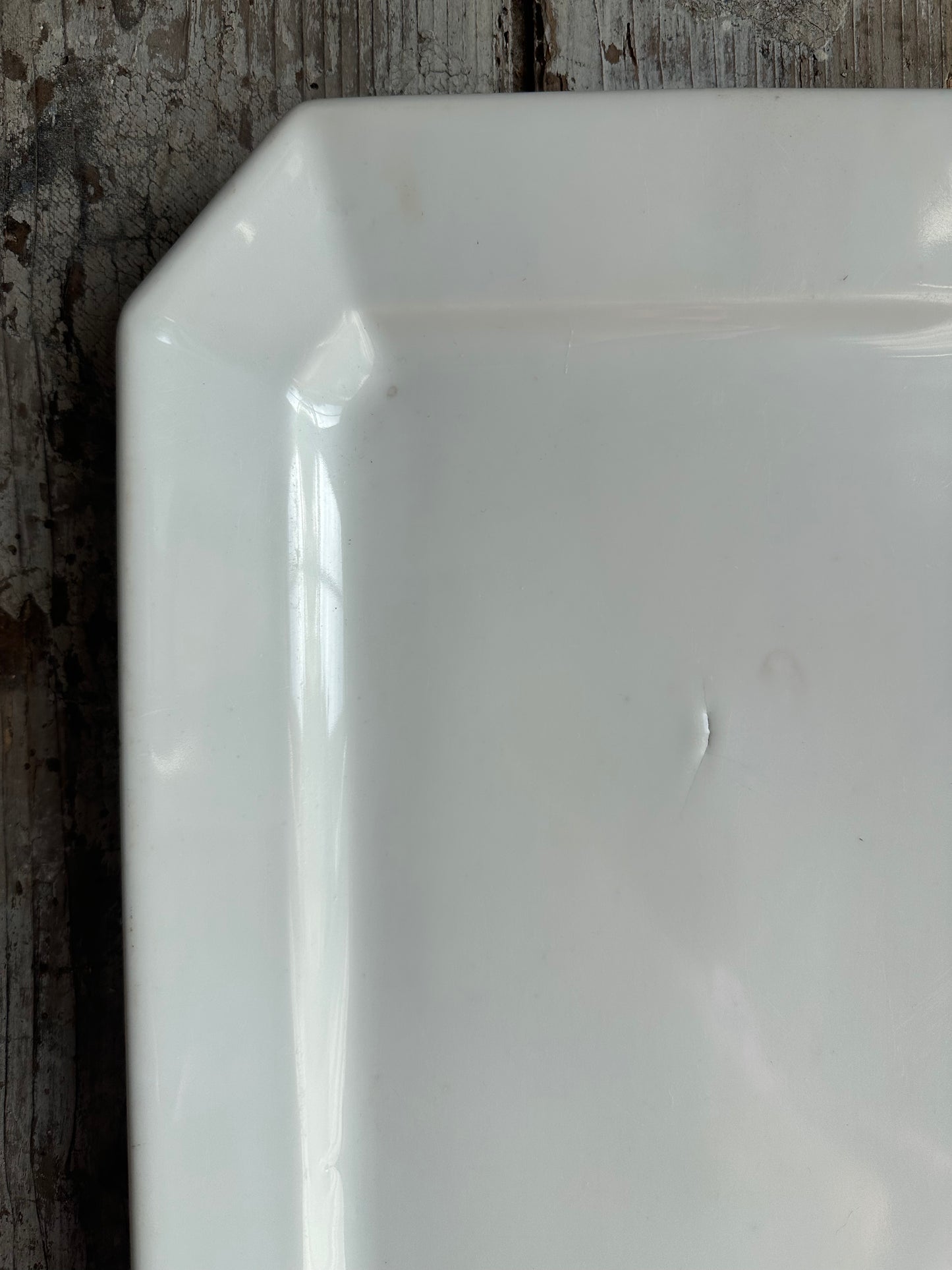 Plat en faïence