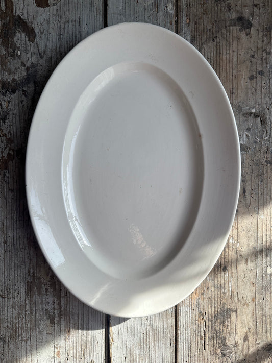 Plat en faïence digoin