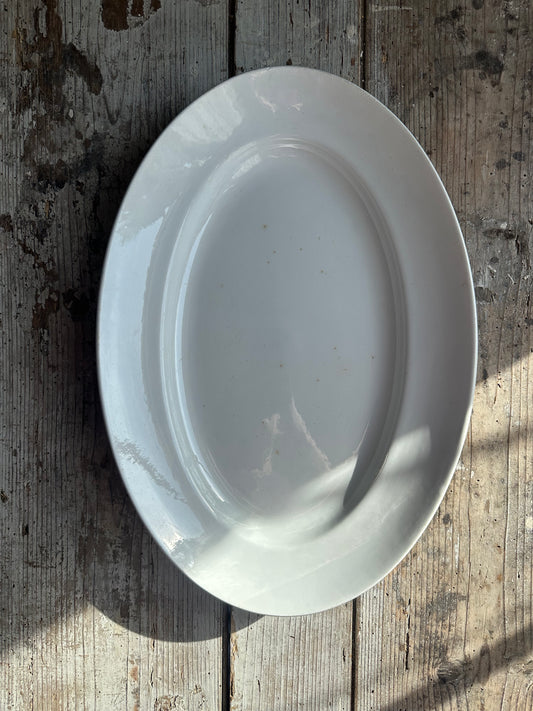 Plat en faïence
