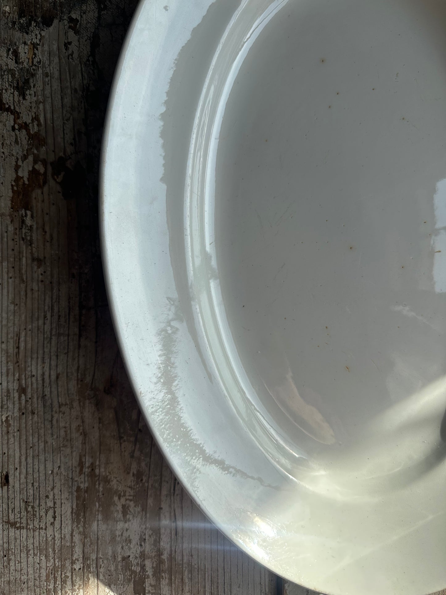 Plat en faïence