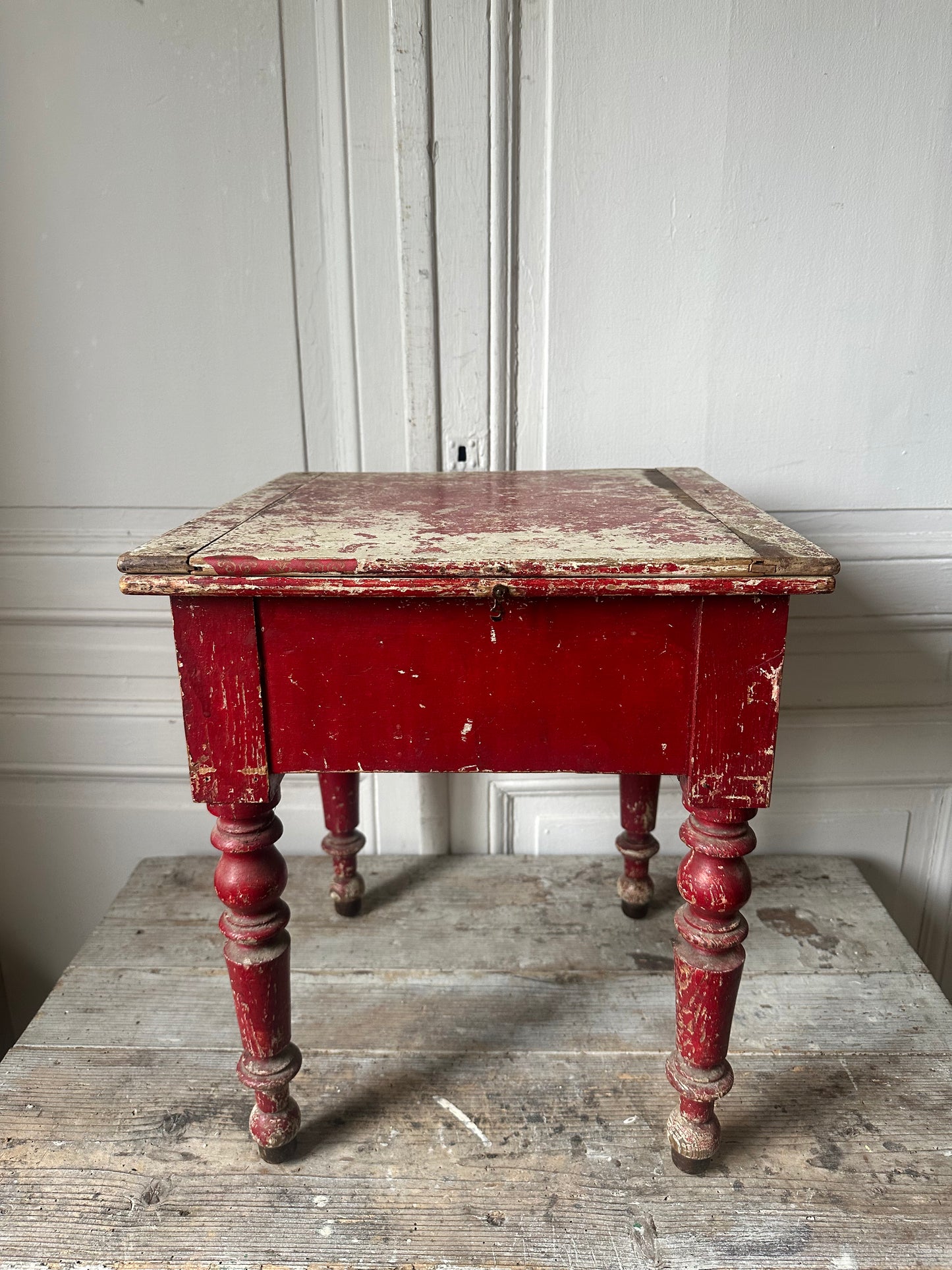 La table rouge