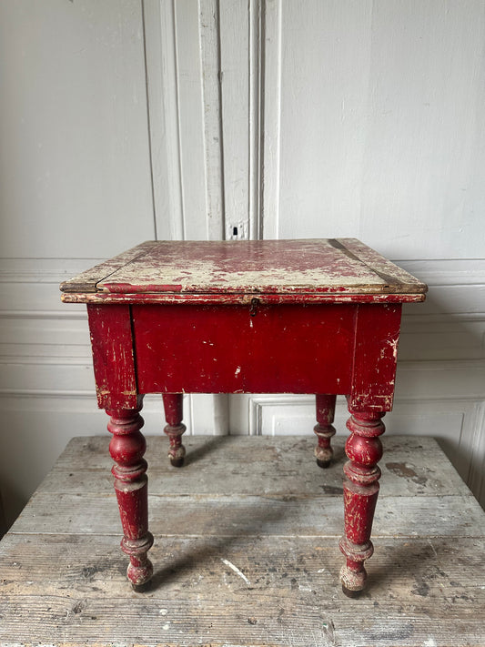 La table rouge